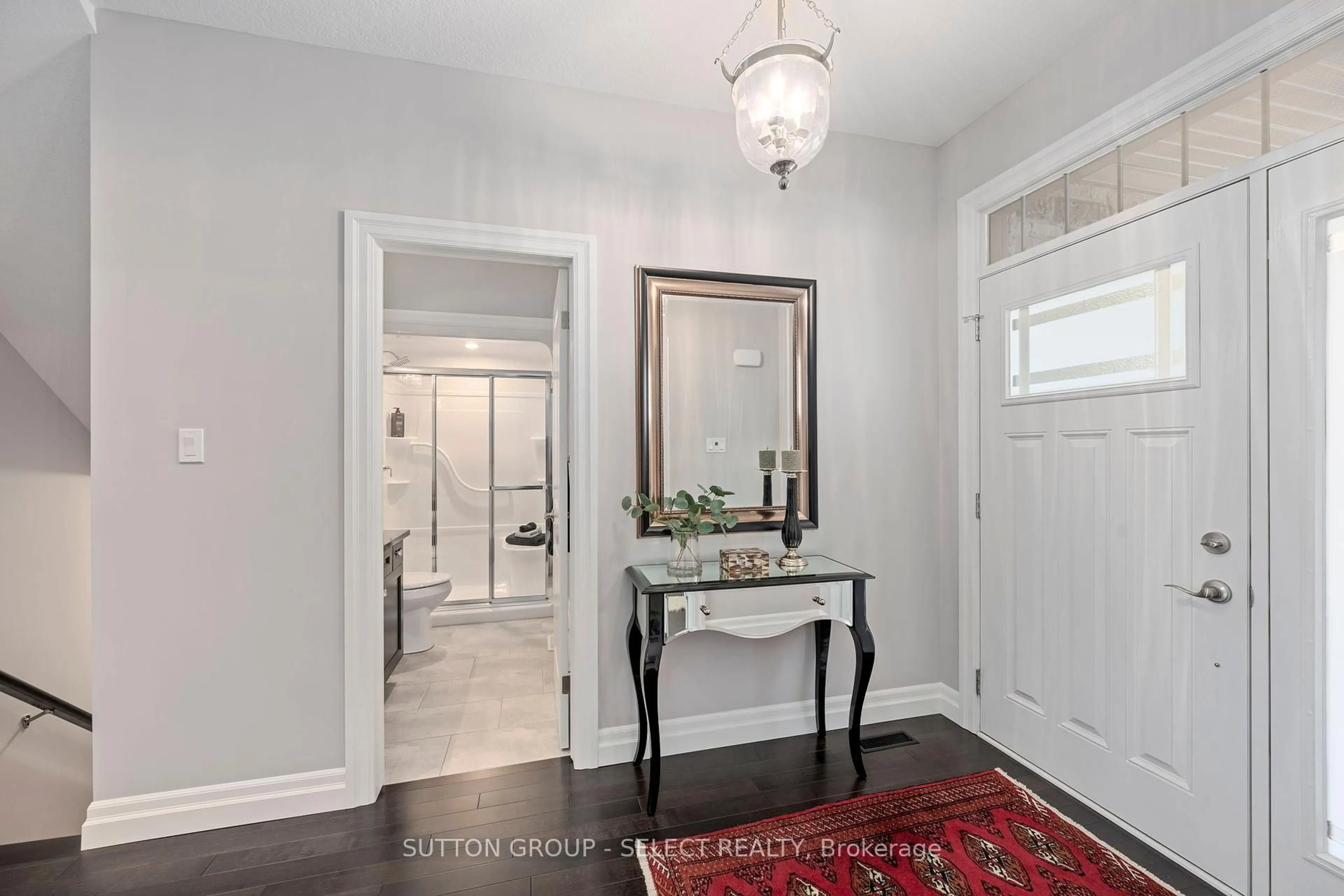 Indoor entryway for 2081 Wallingford Ave #20, London North Ontario N6G 0K1