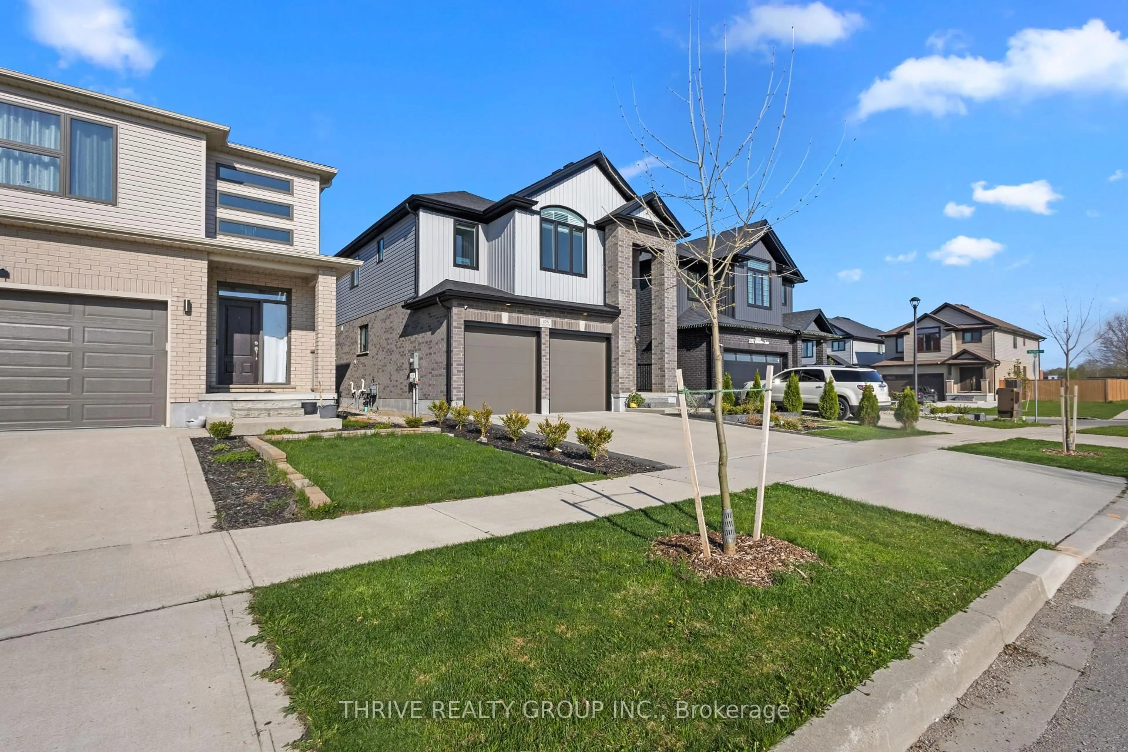 Unknown for 2128 Coronation Dr, London North Ontario N6G 0A7