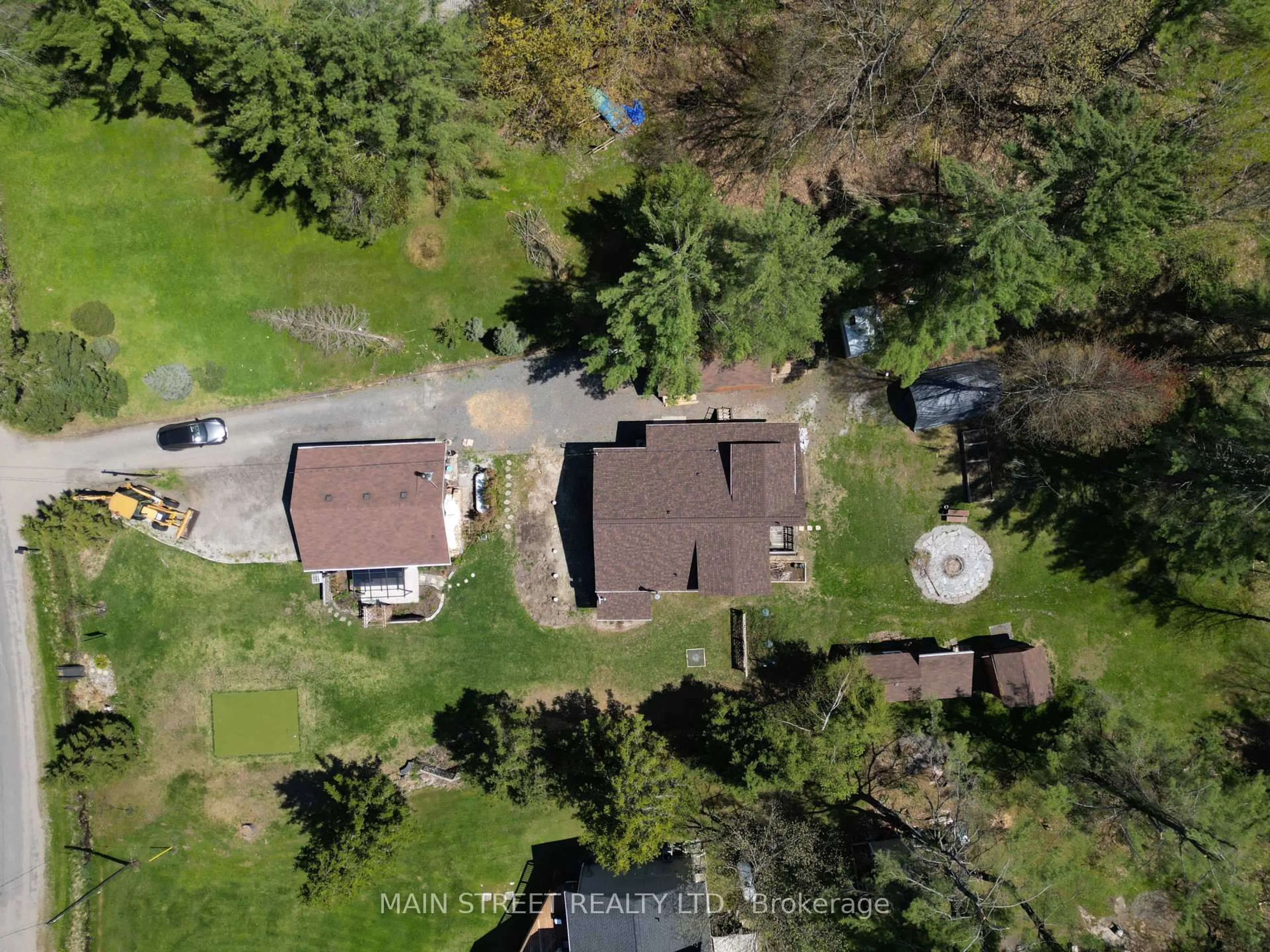 A pic from outside/outdoor area/front of a property/back of a property/a pic from drone, street for 1183 South Morrison Lake Rd, Gravenhurst Ontario P0E 1G0