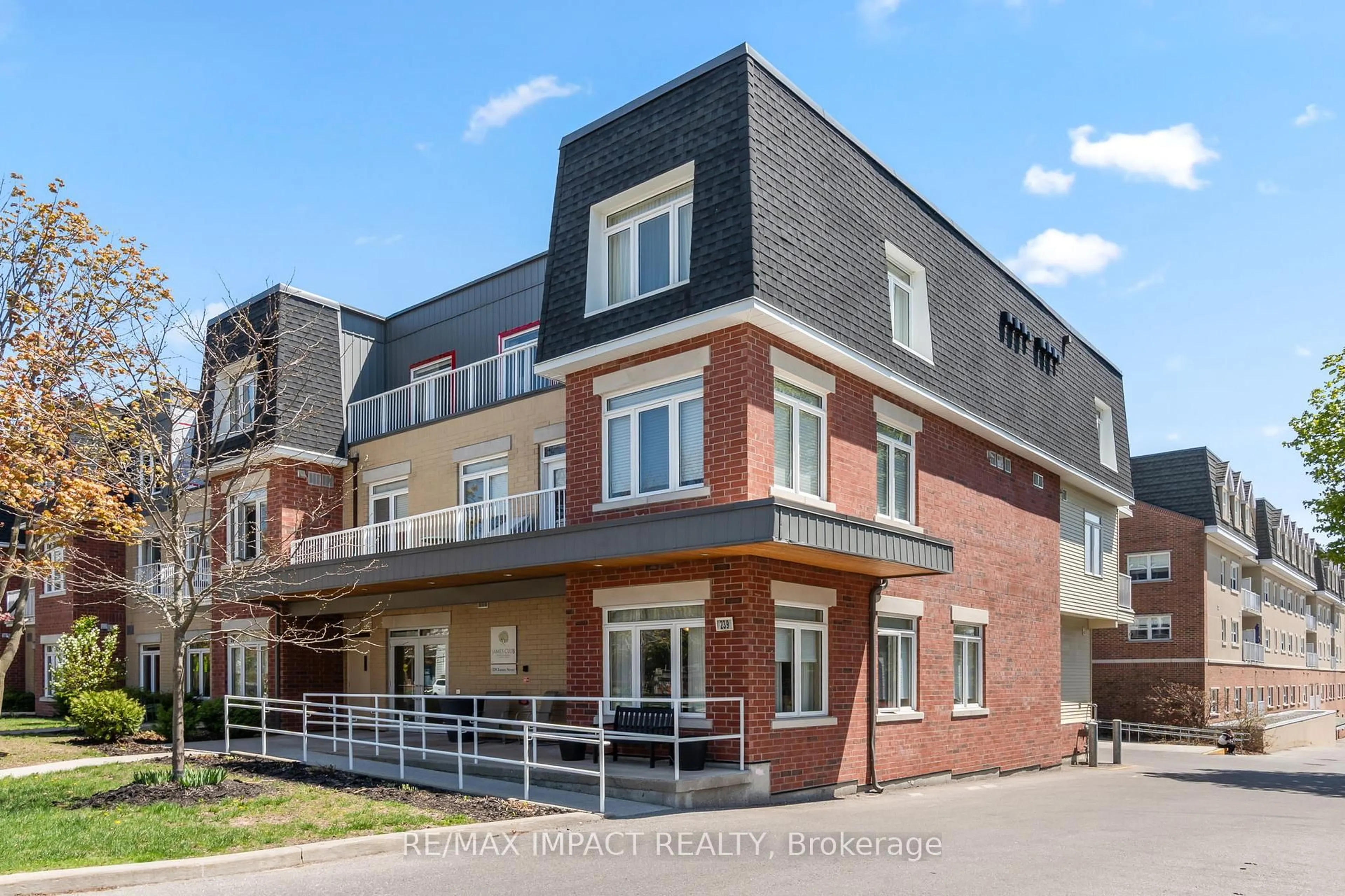 Home with brick exterior material, building for 239 James St #102, Cobourg Ontario K9A 0A6