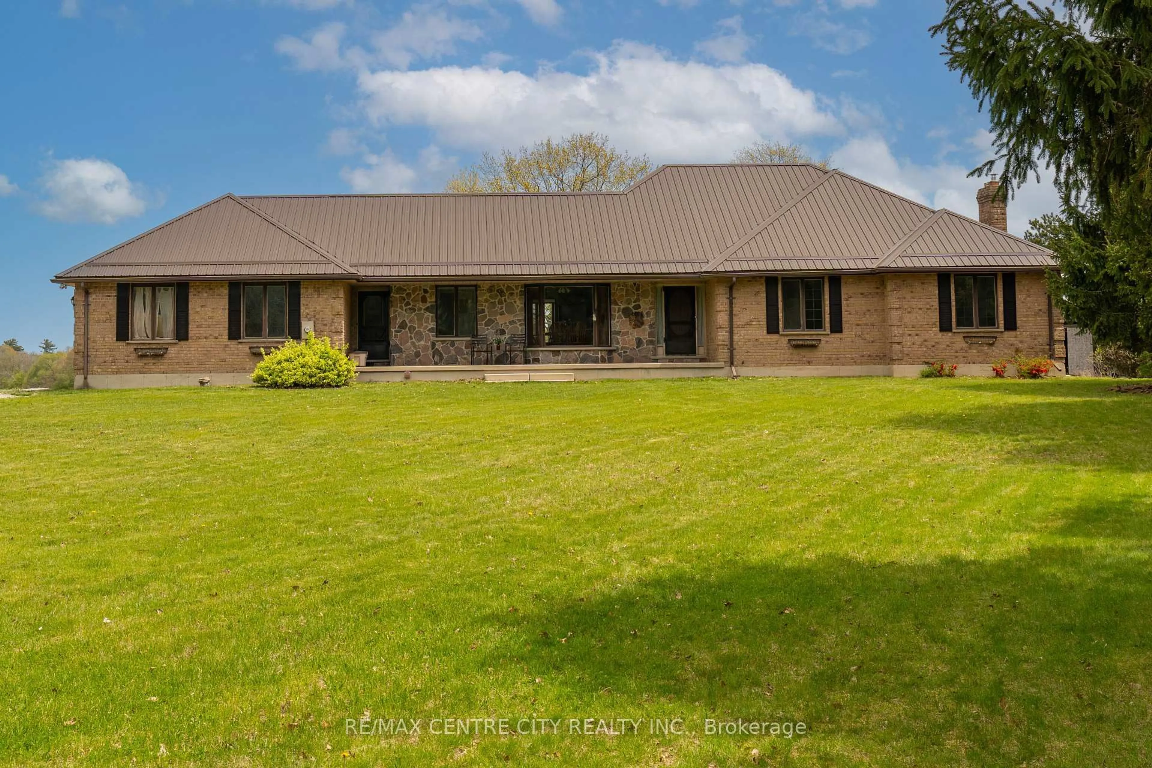 A pic from outside/outdoor area/front of a property/back of a property/a pic from drone, unknown for 8808 Mitchell Rd, Bayham Ontario N0J 1Y0