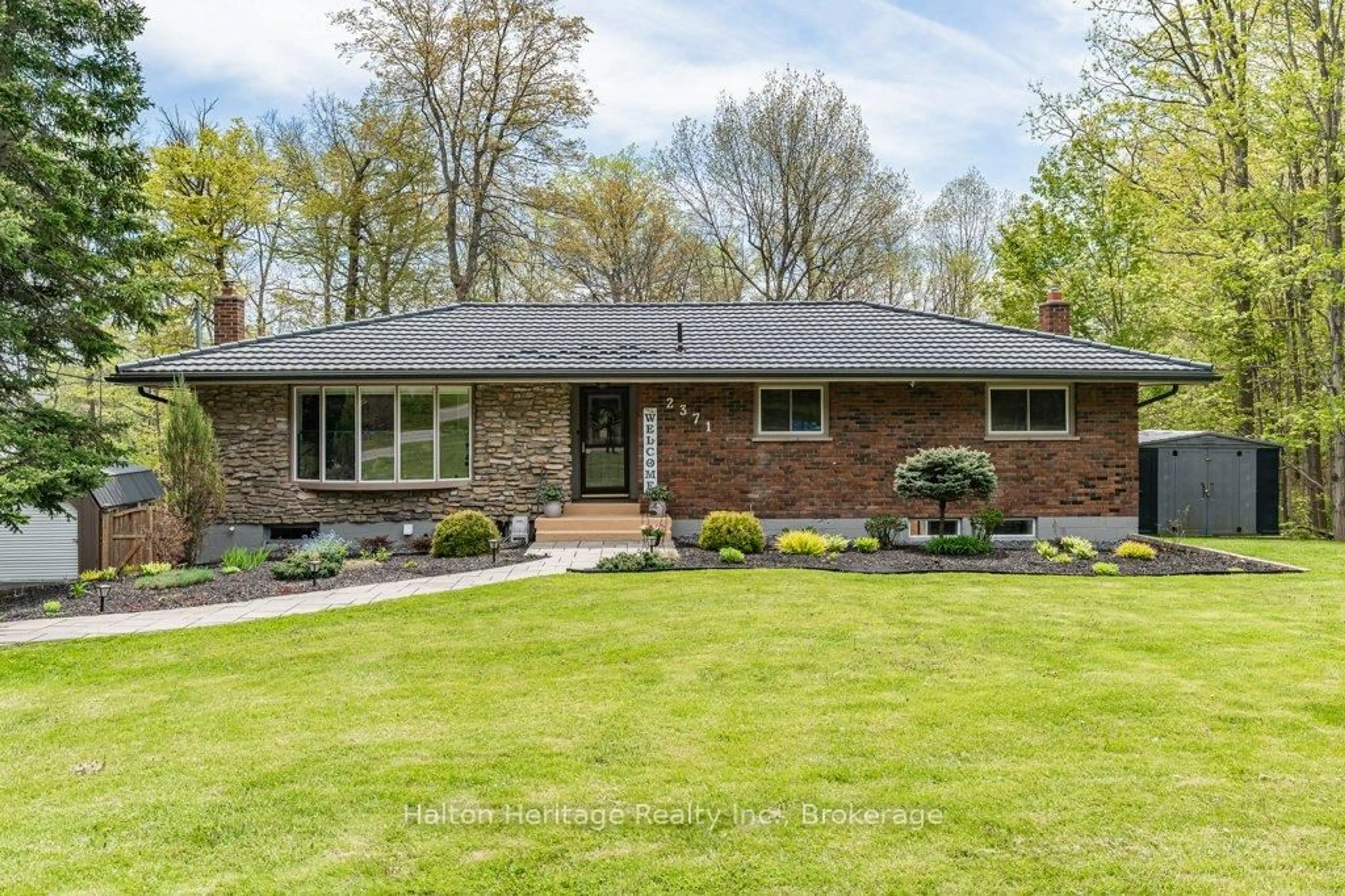 Home with brick exterior material, street for 2371 Kirk Rd, Hamilton Ontario L0R 1C0