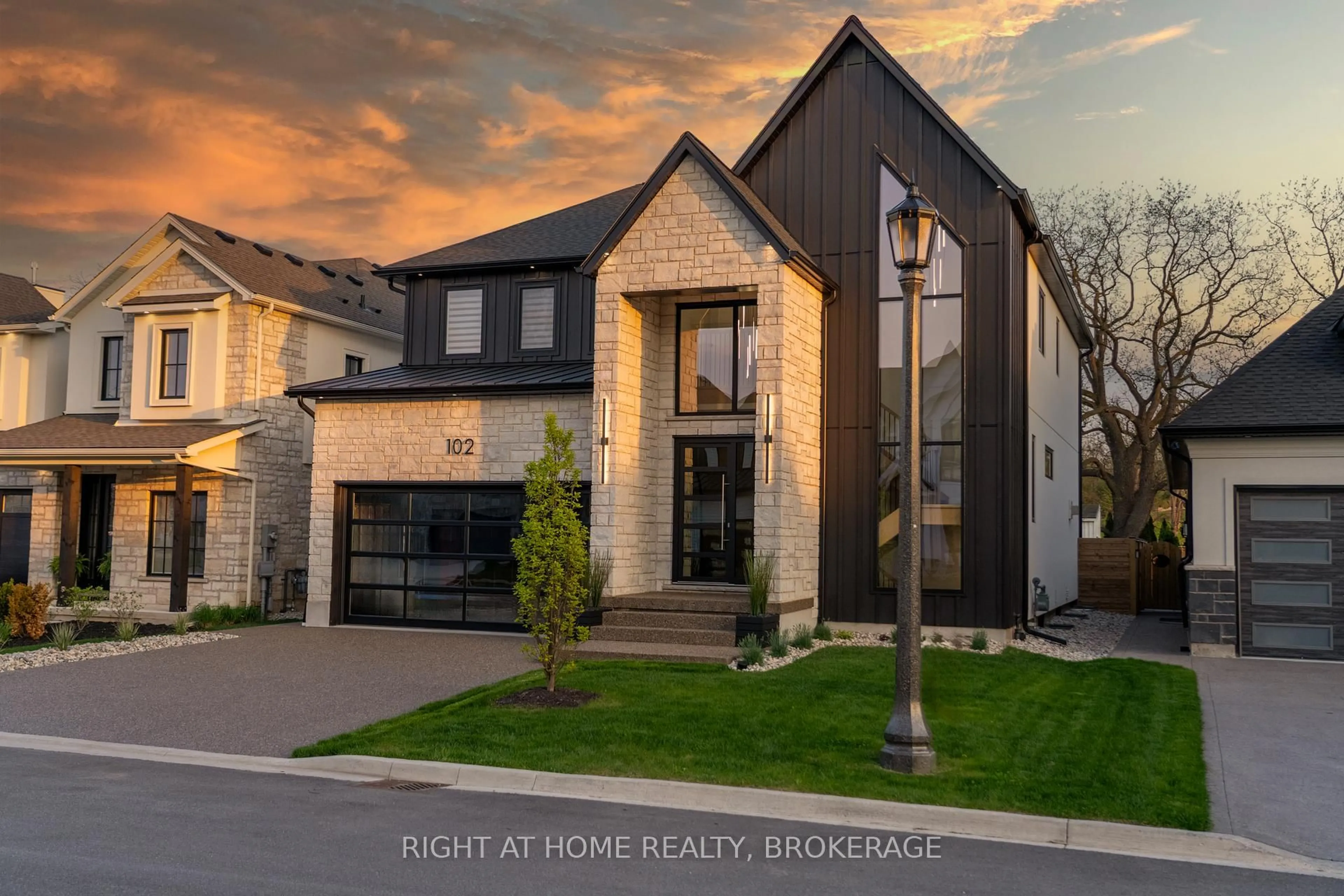 Home with brick exterior material, street for 102 Millpond Rd, Niagara-on-the-Lake Ontario L0S 1J1