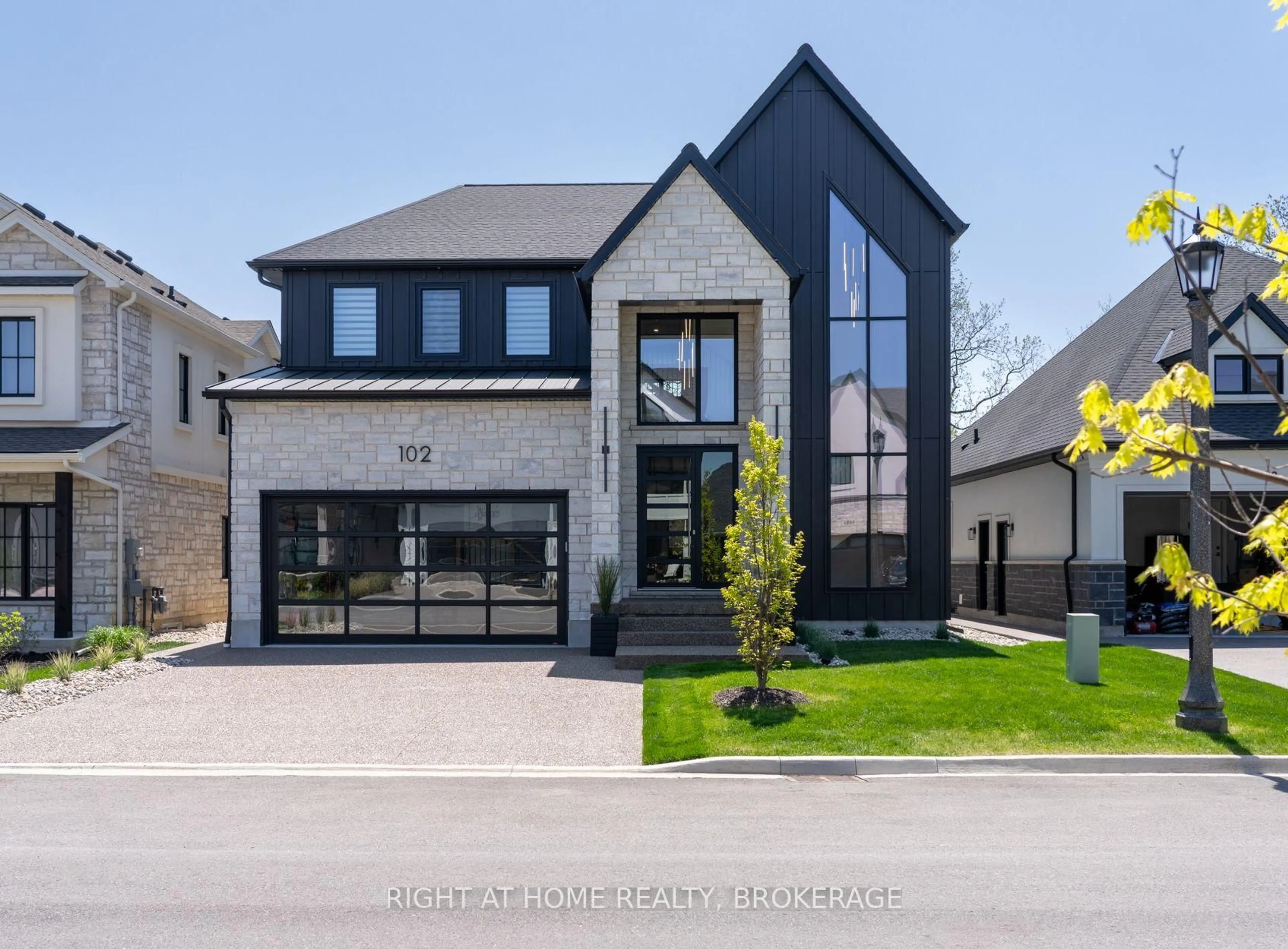 Home with brick exterior material, street for 102 Millpond Rd, Niagara-on-the-Lake Ontario L0S 1J1