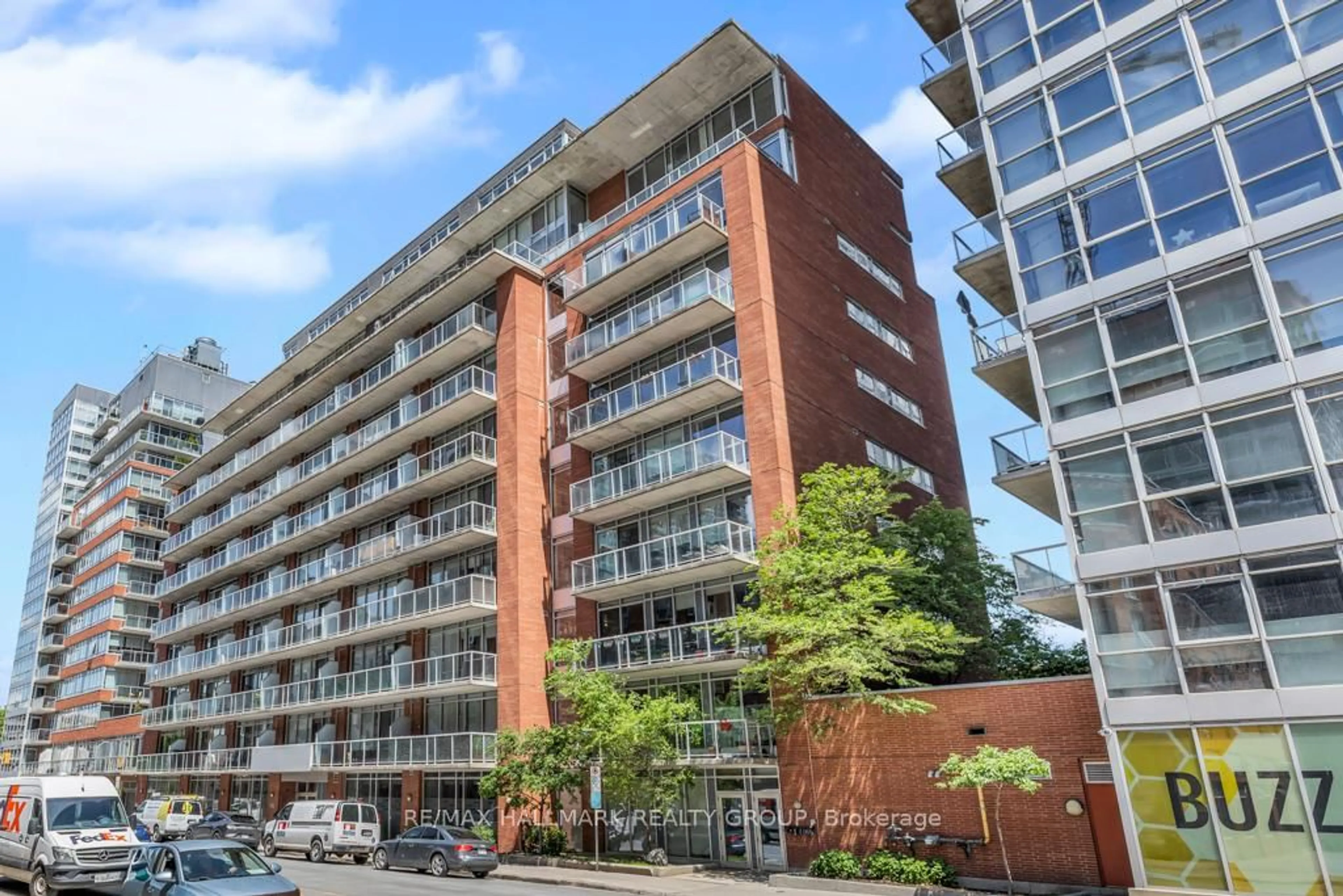 Patio, building for 383 CUMBERLAND St #610, Ottawa Ontario K1N 1J7