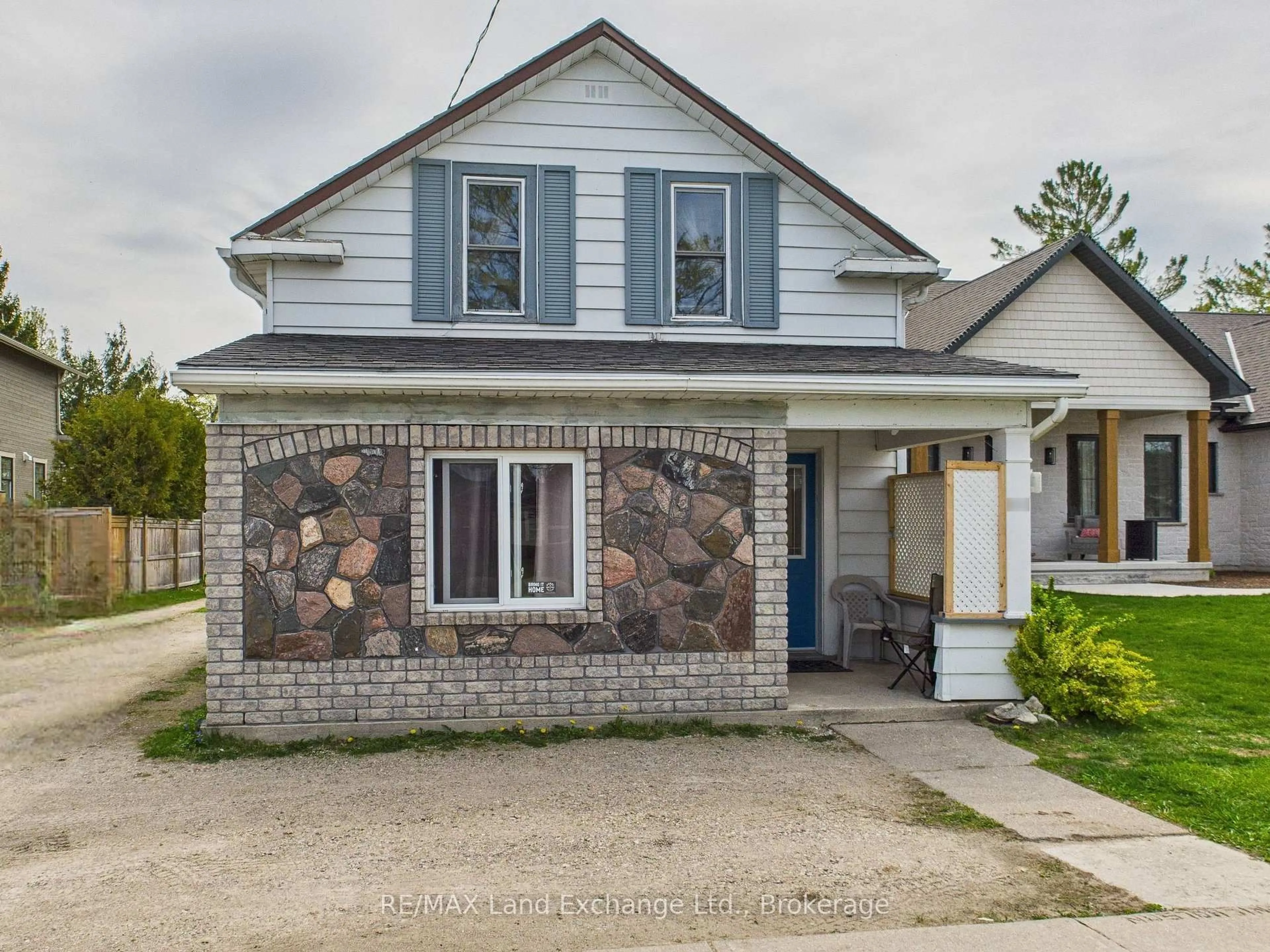 Home with brick exterior material, street for 581 Huron Terr, Kincardine Ontario N2Z 2H2