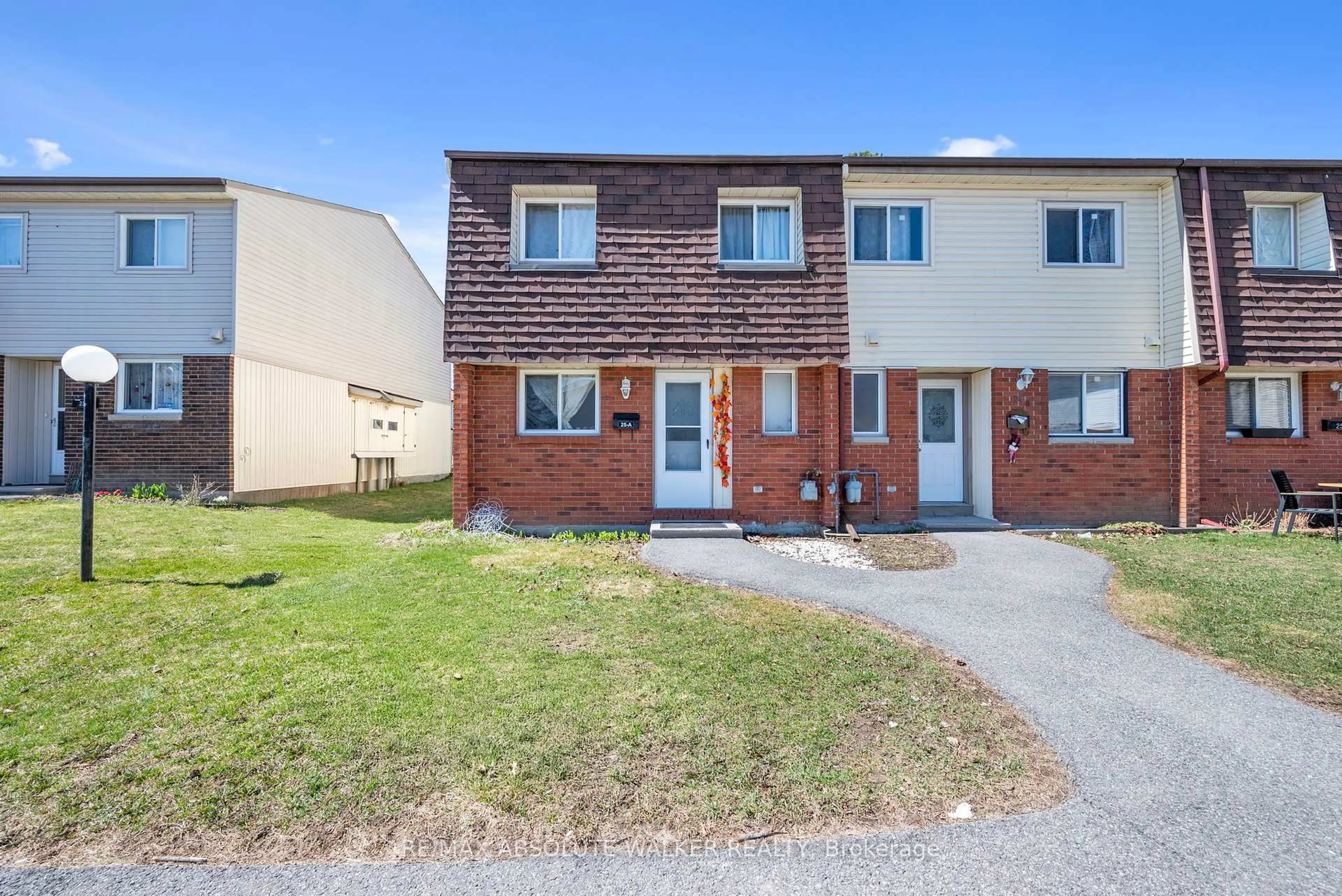Unknown for 25A Sonnet Cres, Ottawa Ontario K2H 8W8