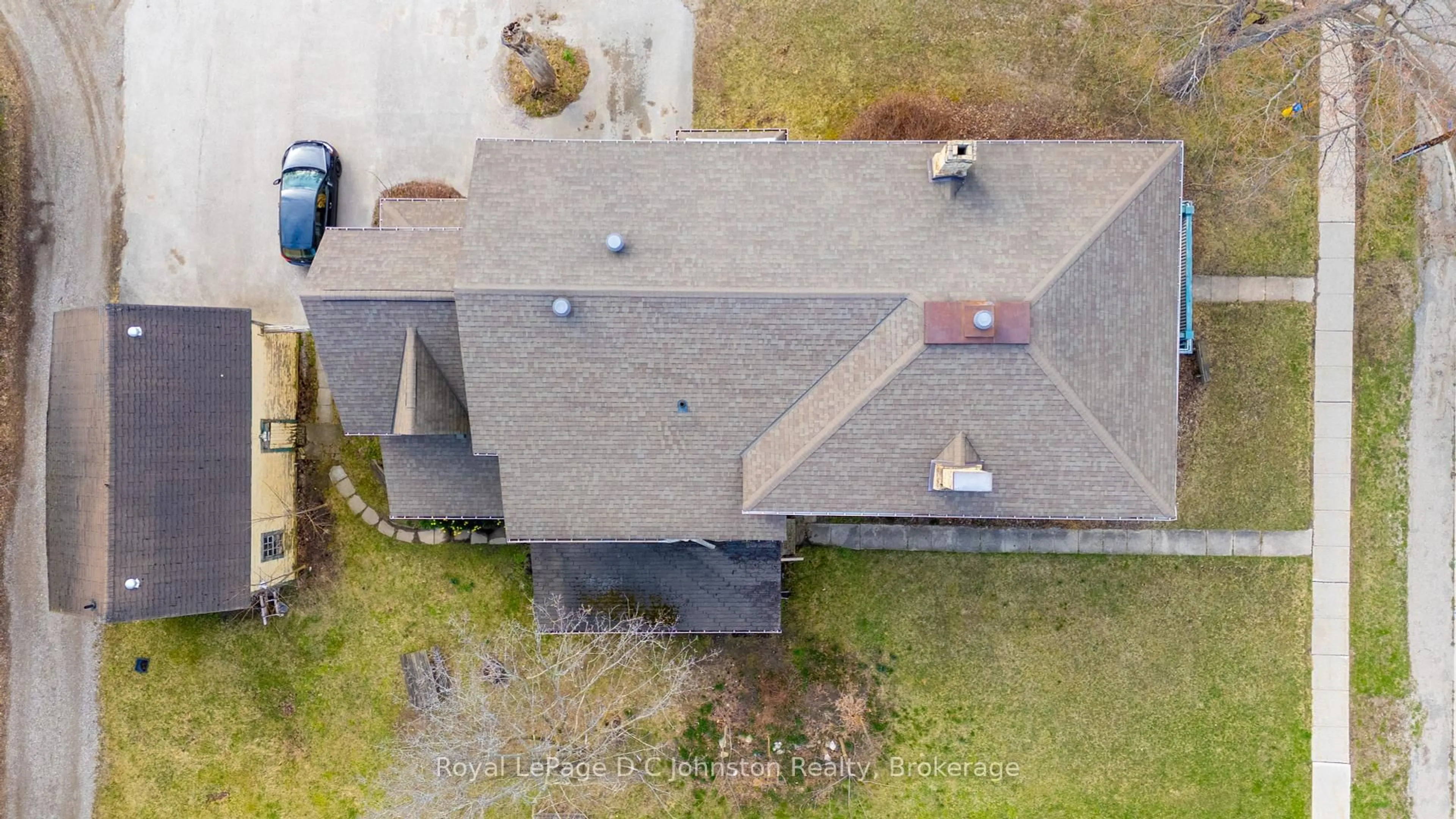 A pic from outside/outdoor area/front of a property/back of a property/a pic from drone, building for 490 Mill St ##1, #2, #3, #4, Saugeen Shores Ontario N0H 2C0