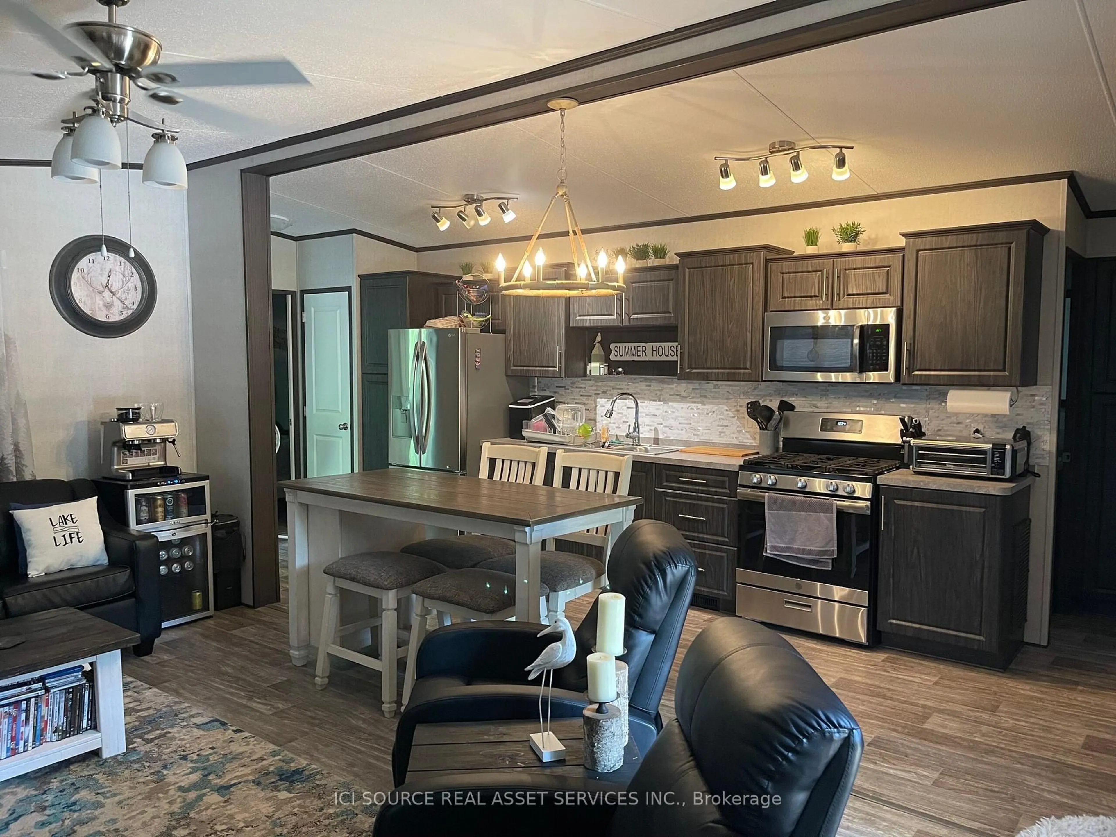 Open concept kitchen, ceramic/tile floor for 1082 Shamrock Marina Rd #190, Gravenhurst Ontario P0E 1N0