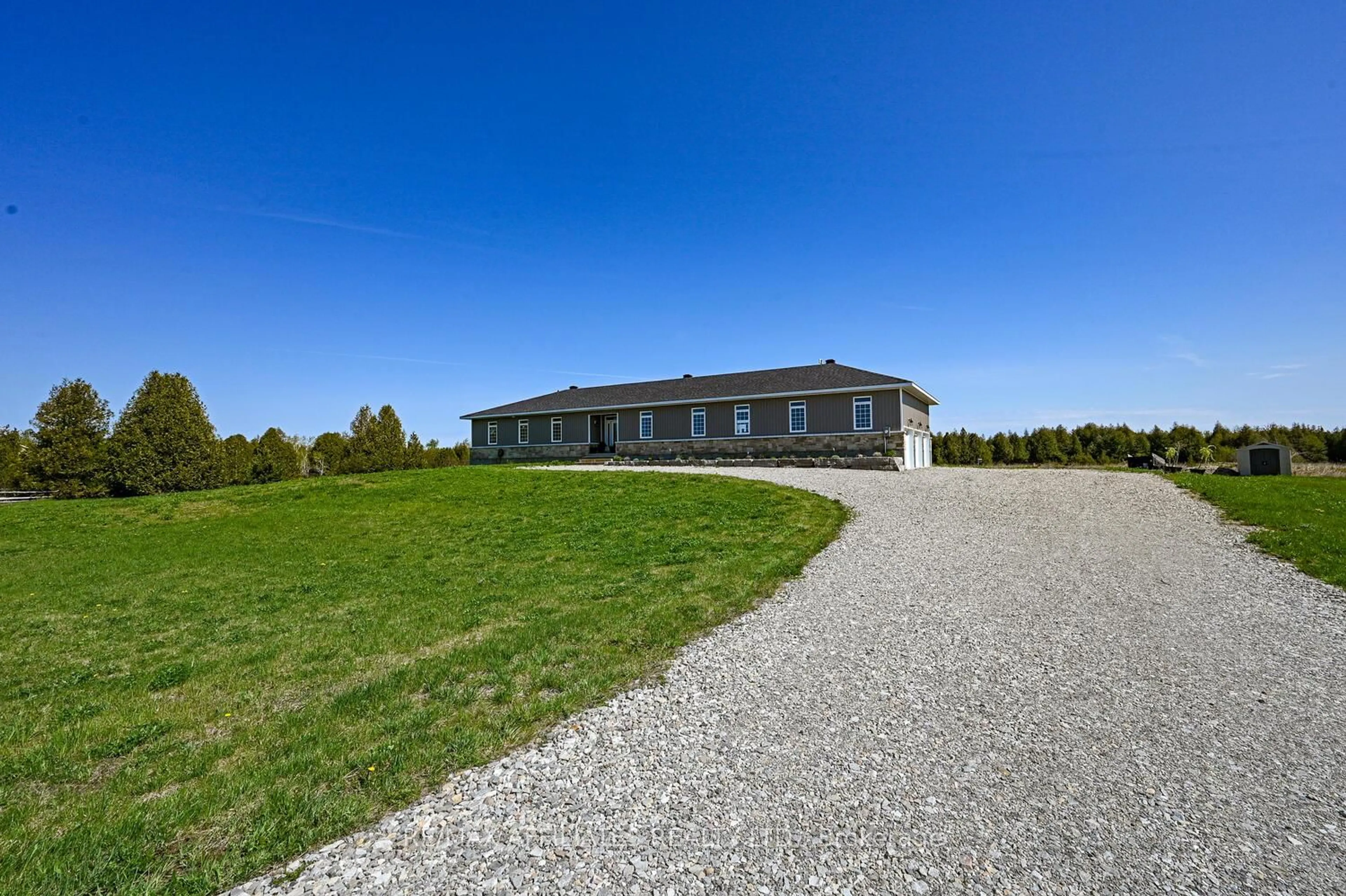 A pic from outside/outdoor area/front of a property/back of a property/a pic from drone, building for 2064 Rosedale Rd, Smiths Falls Ontario K7A 4S4