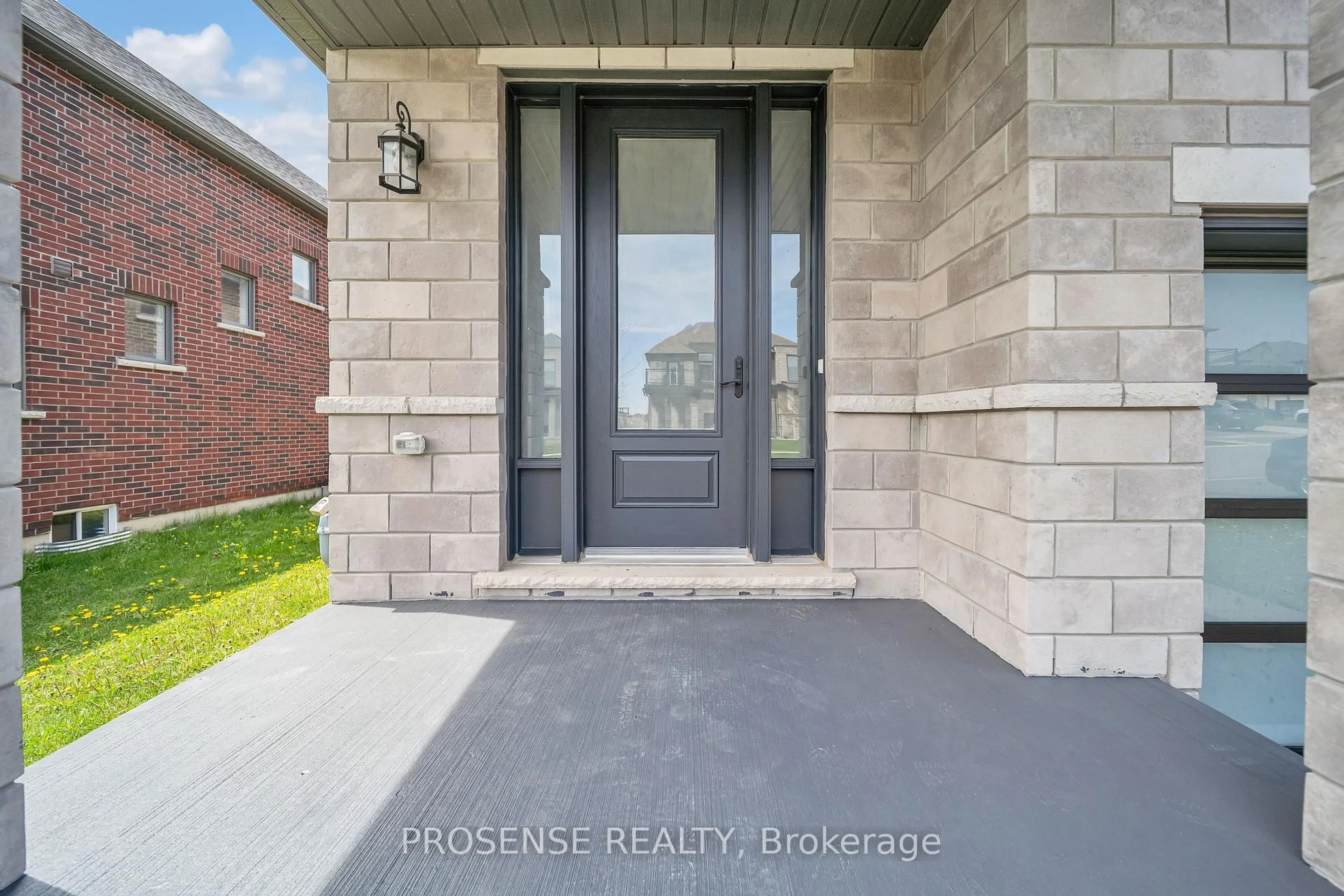 Indoor entryway for 1130 Edinburgh Dr, Woodstock Ontario N4T 0M3