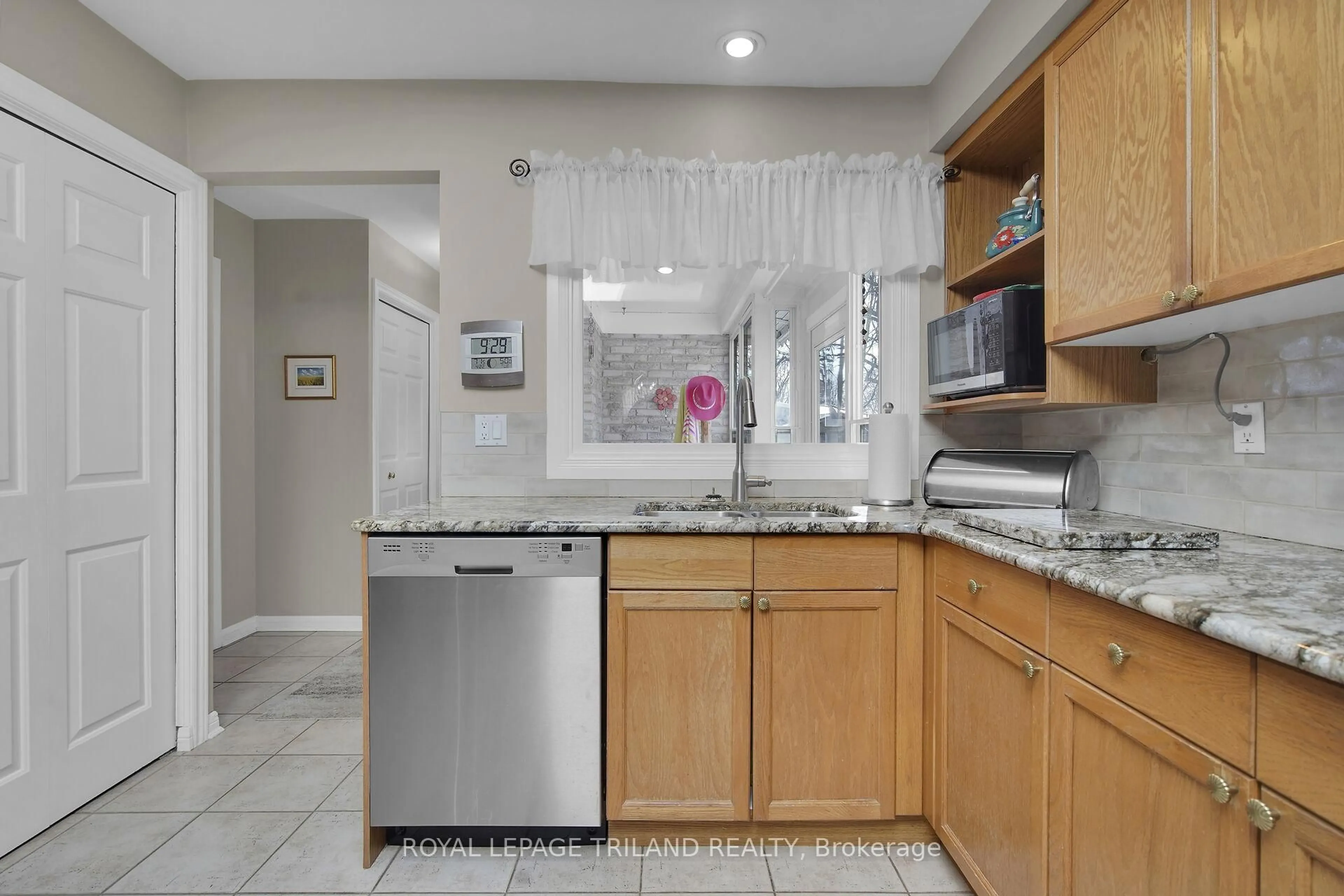 Unknown for 148 Springfield Cres, London South Ontario N6K 2T6