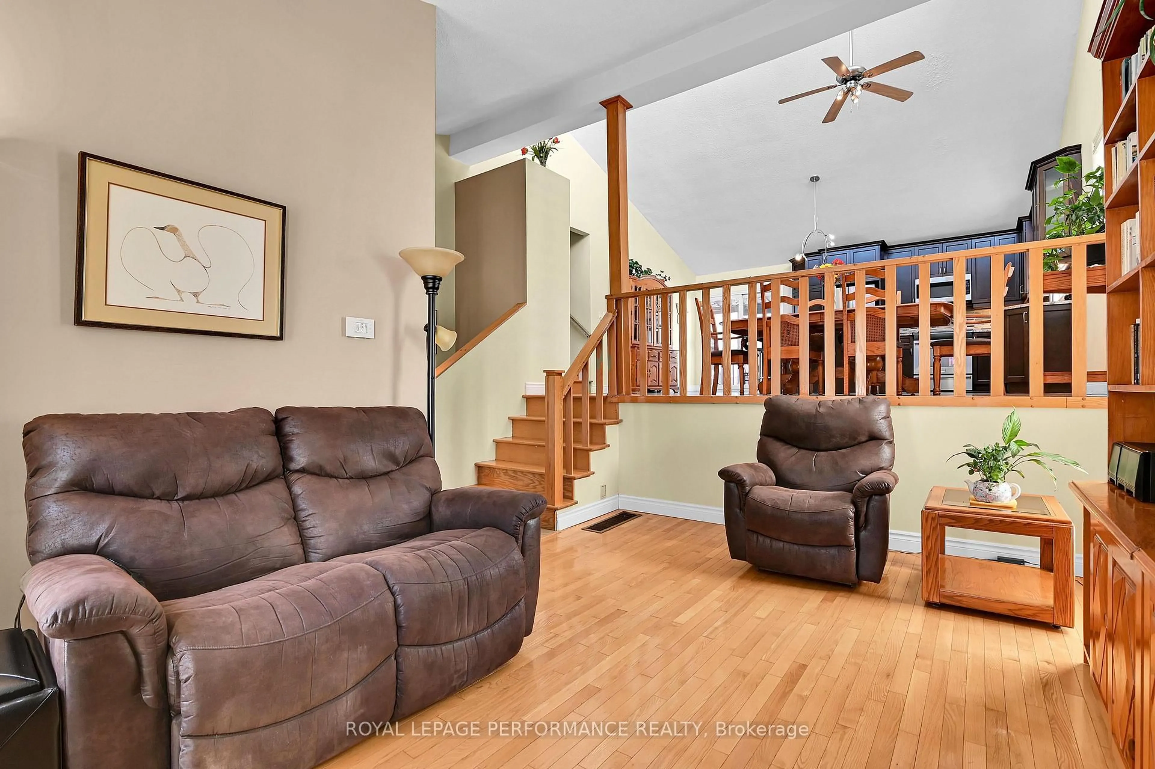 Living room with furniture, unknown for 996 Laporte St, Gloucester Ontario K1J 7B4