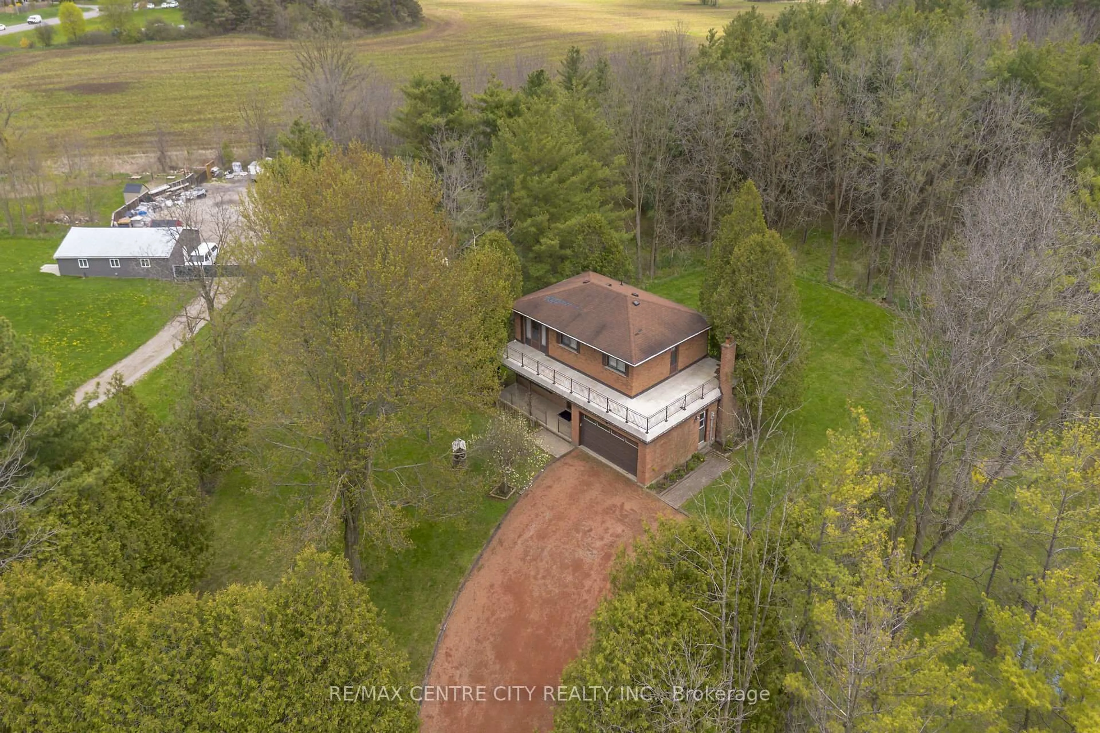 A pic from outside/outdoor area/front of a property/back of a property/a pic from drone, building for 2124 Concession 6 West Rd, Hamilton Ontario N0B 1L0