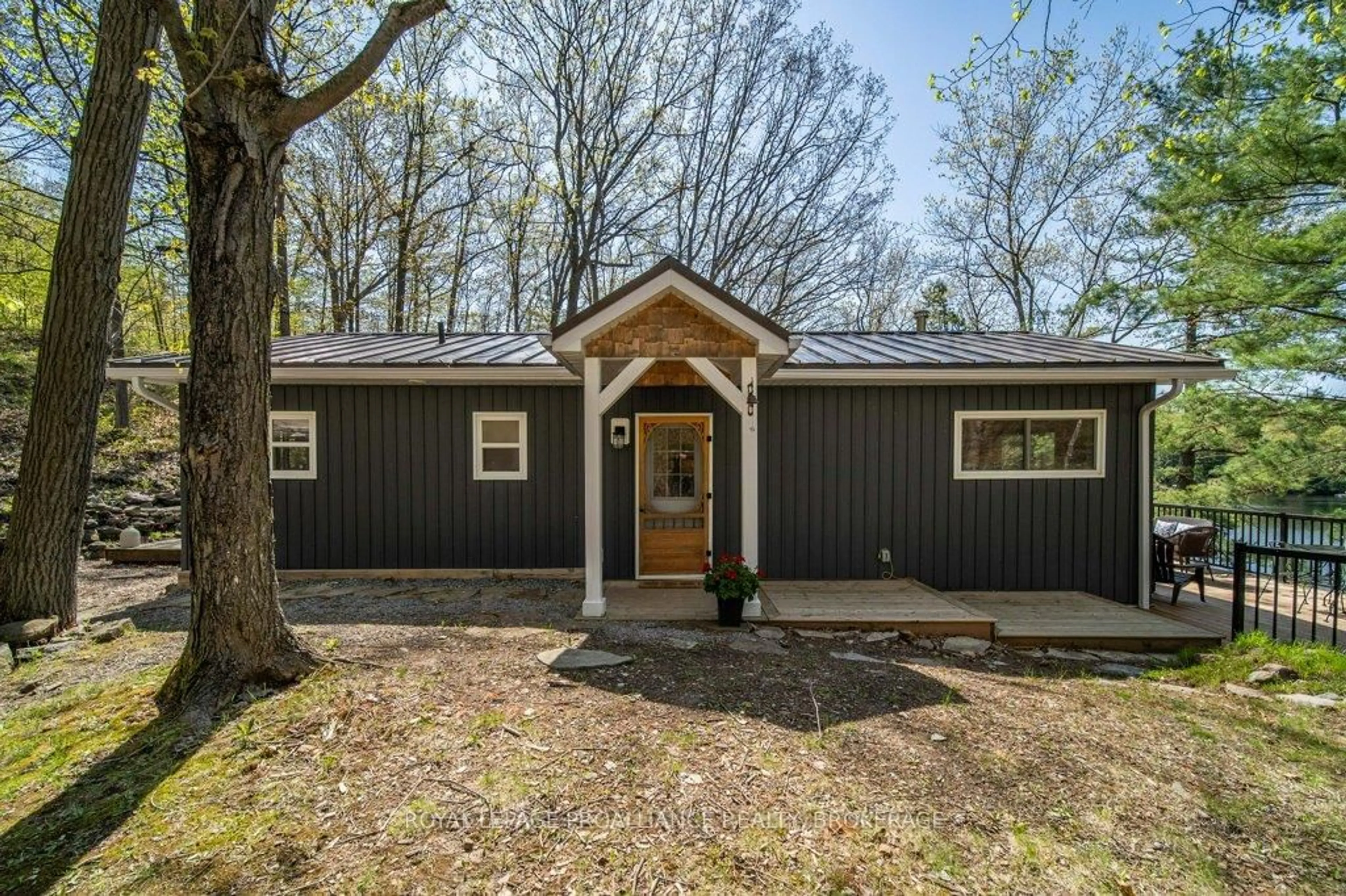 Home with vinyl exterior material, unknown for 2315 Little Long Lake Rd, Perth Road Ontario K0H 2L0
