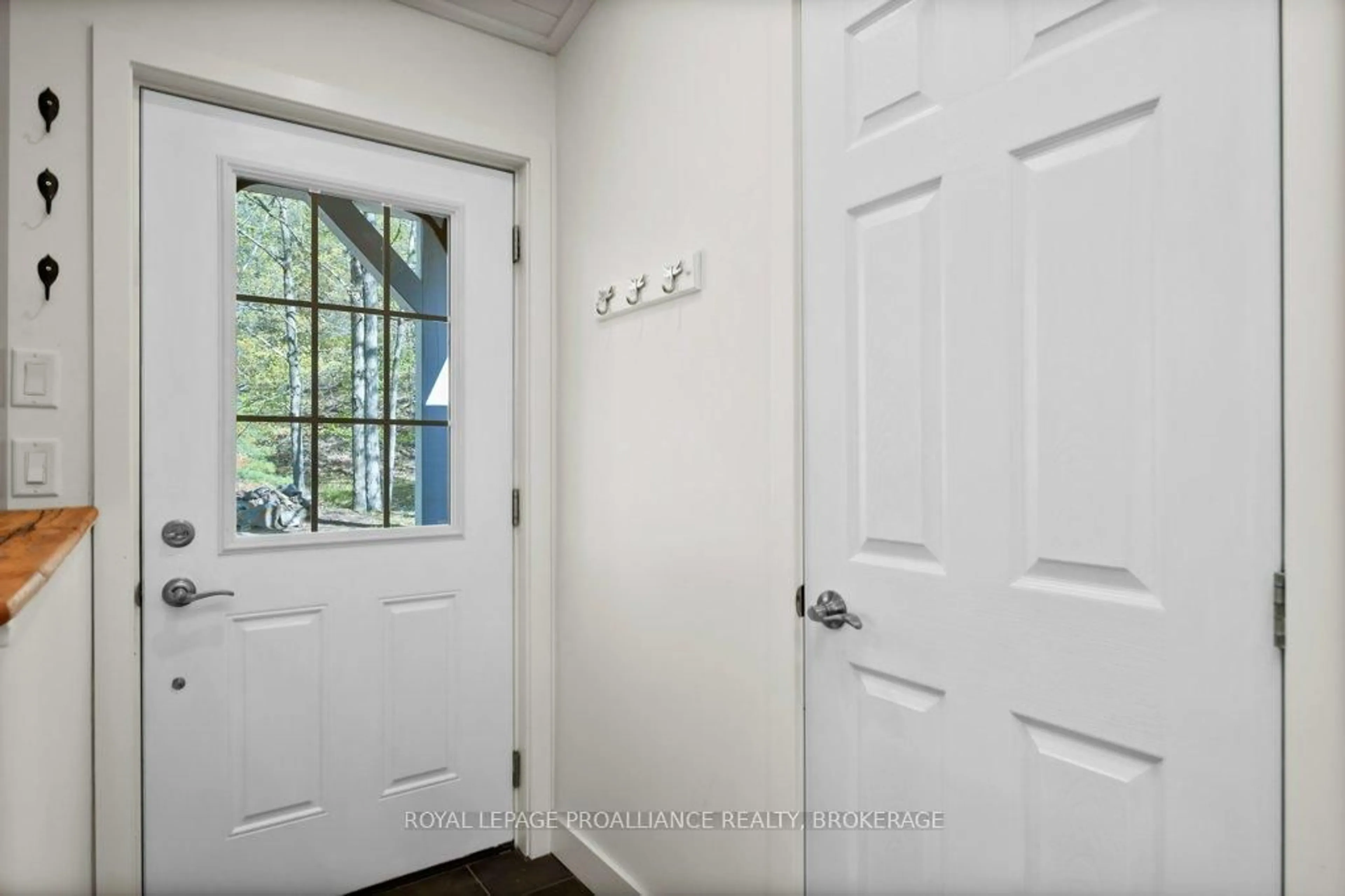 Indoor entryway for 2315 Little Long Lake Rd, Perth Road Ontario K0H 2L0