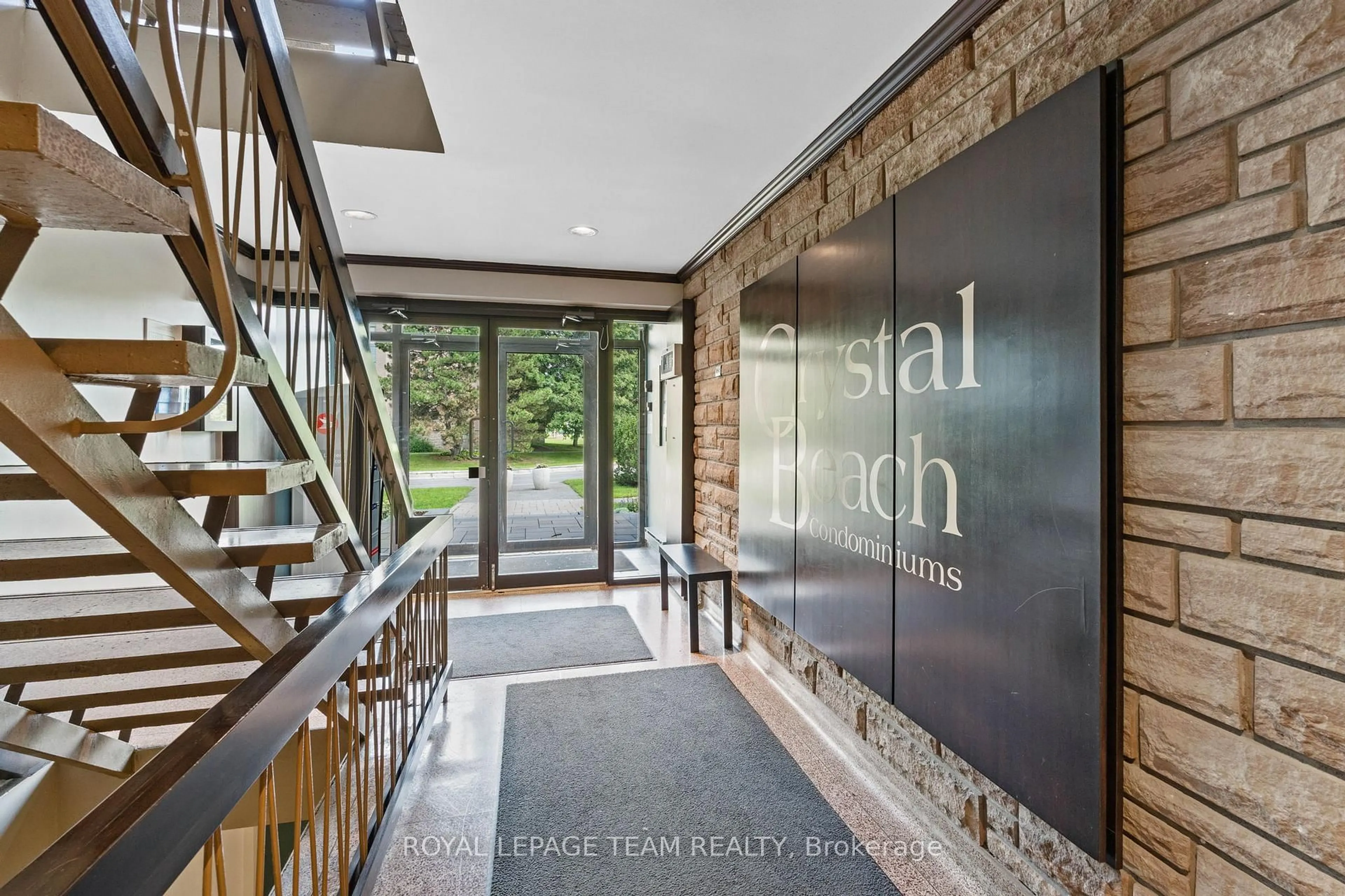 Indoor foyer for 12 Corkstown Rd #109, Ottawa Ontario K2H 5B3