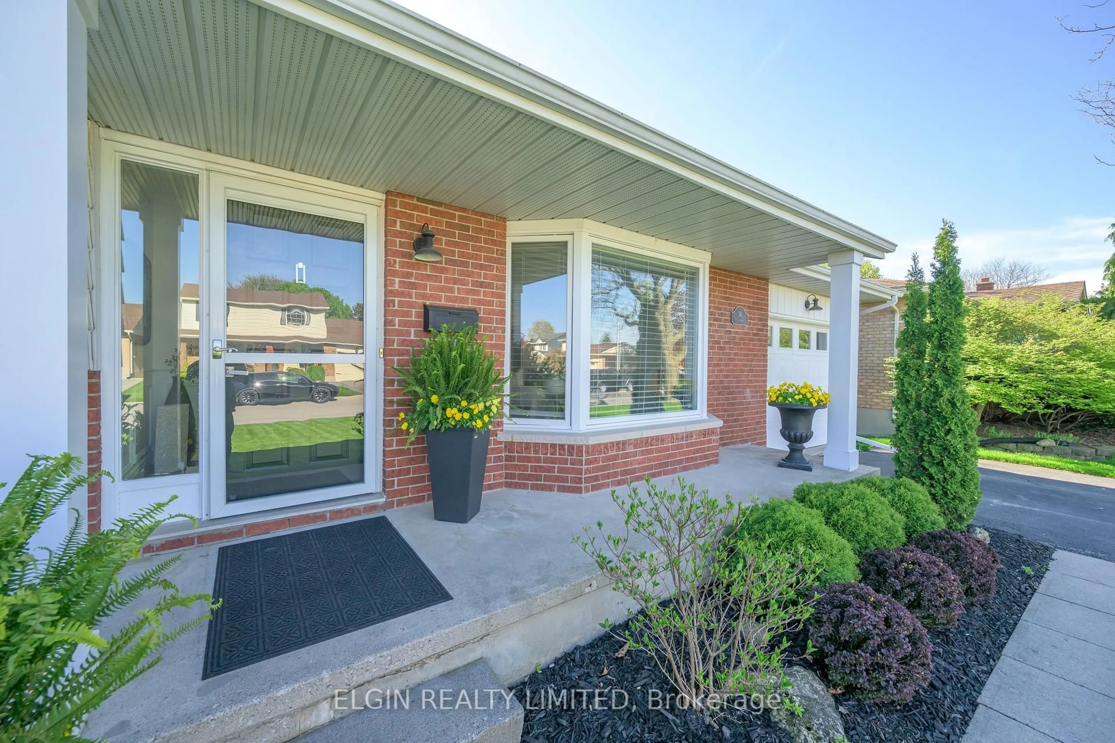 Home with brick exterior material, street for 36 LUTON Cres, St. Thomas Ontario N5R 5K1