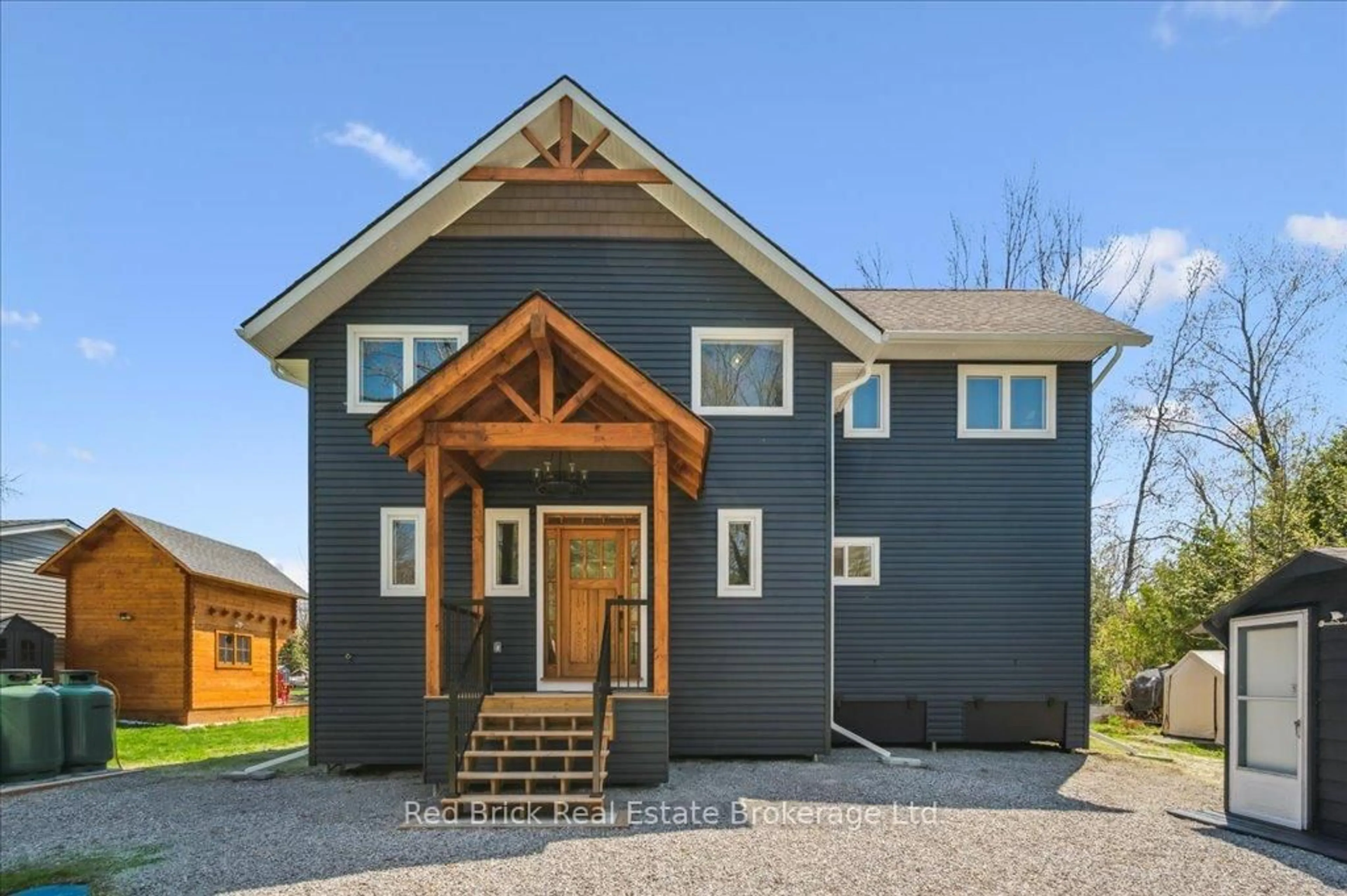 Home with brick exterior material, unknown for 1002 Bagley Rd, Gravenhurst Ontario P0E 1N0