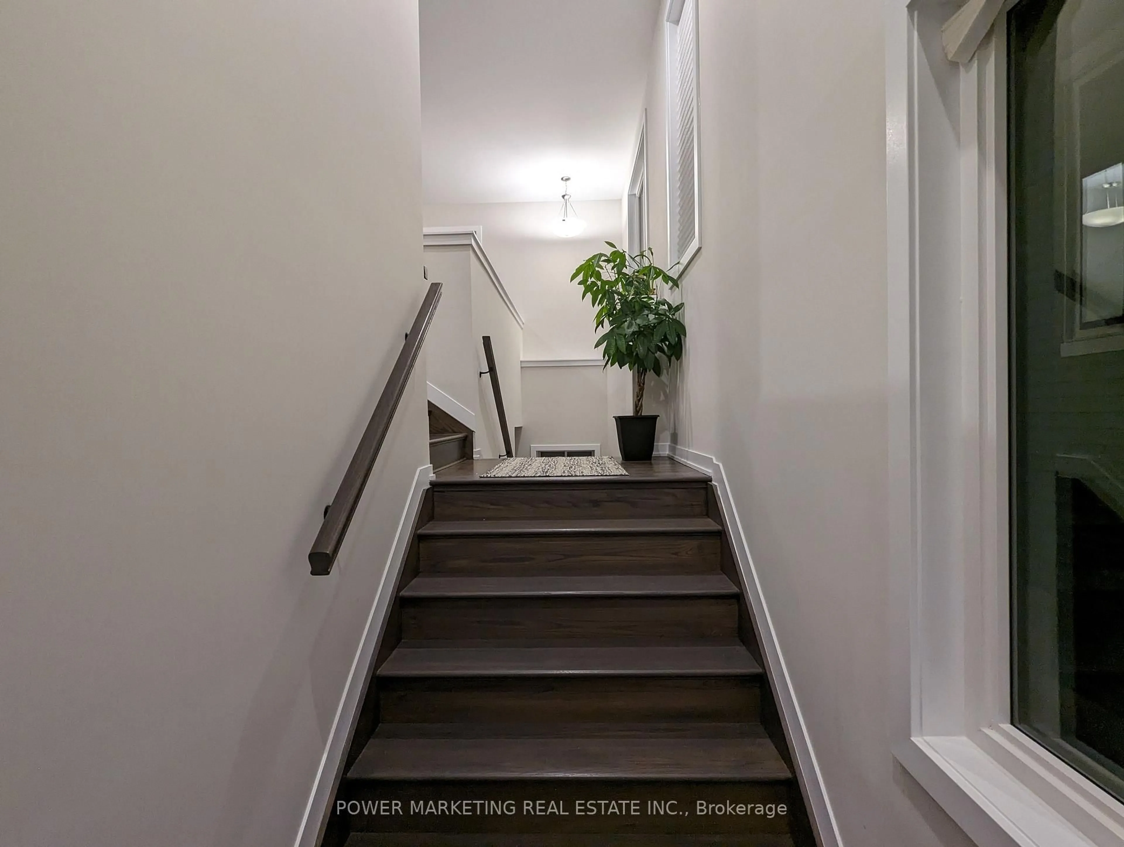 Stairs for 346 Falsetto St, Ottawa Ontario K1W 0S6