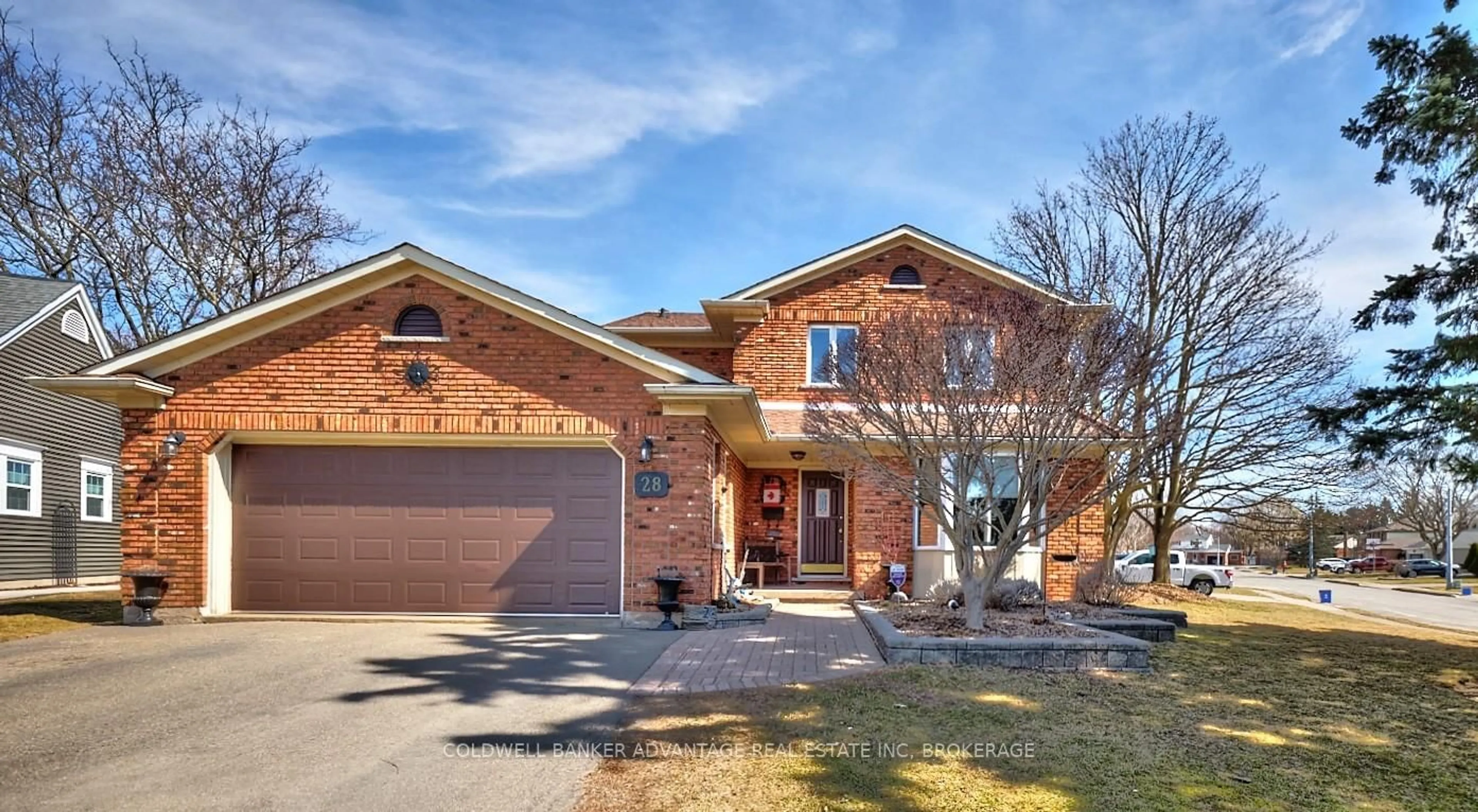 Home with brick exterior material, street for 28 Dixon Cres, Welland Ontario L3C 6P4