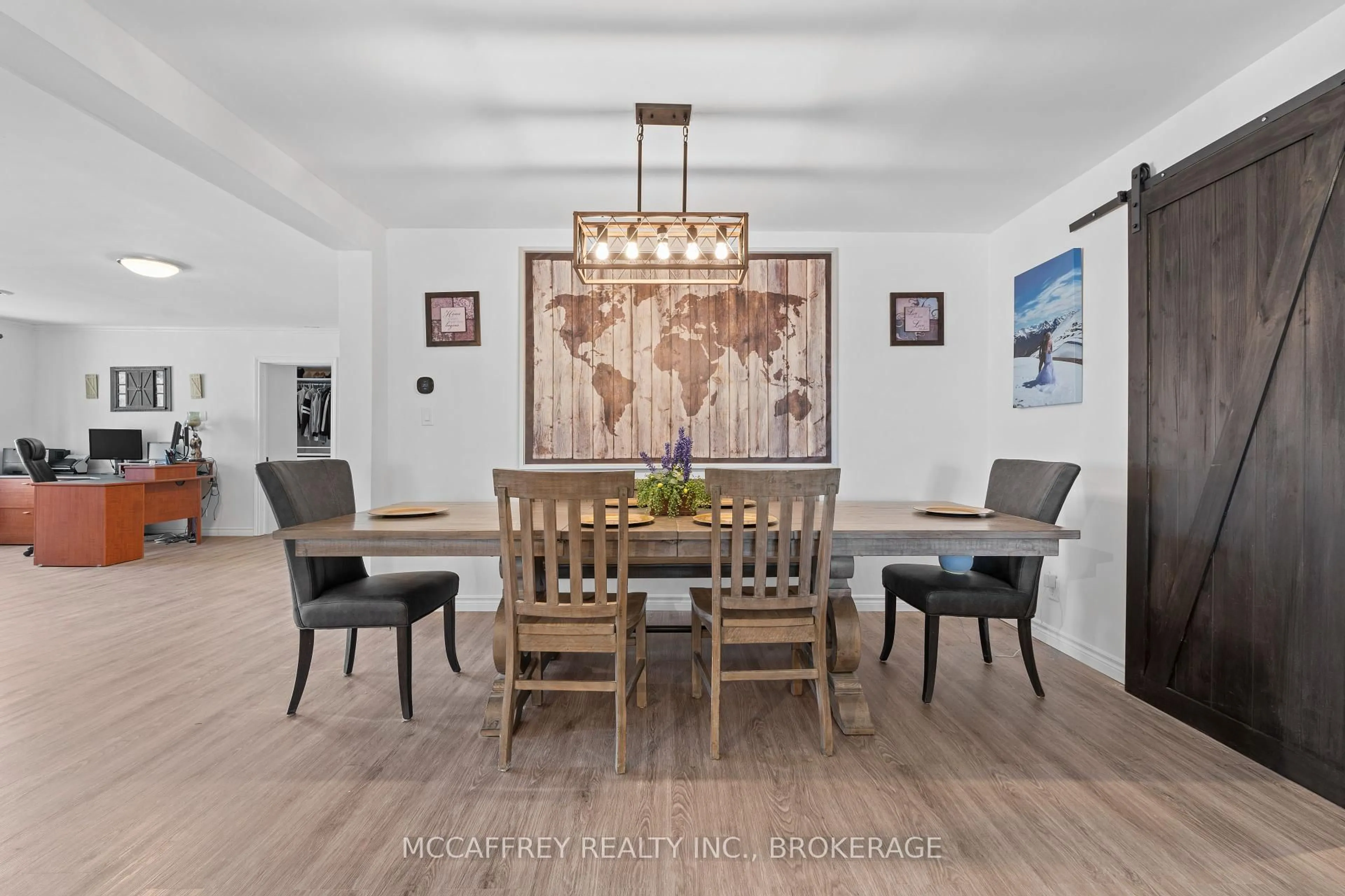 Dining room, wood/laminate floor for 137 Thomas St, Greater Napanee Ontario K7R 2H4