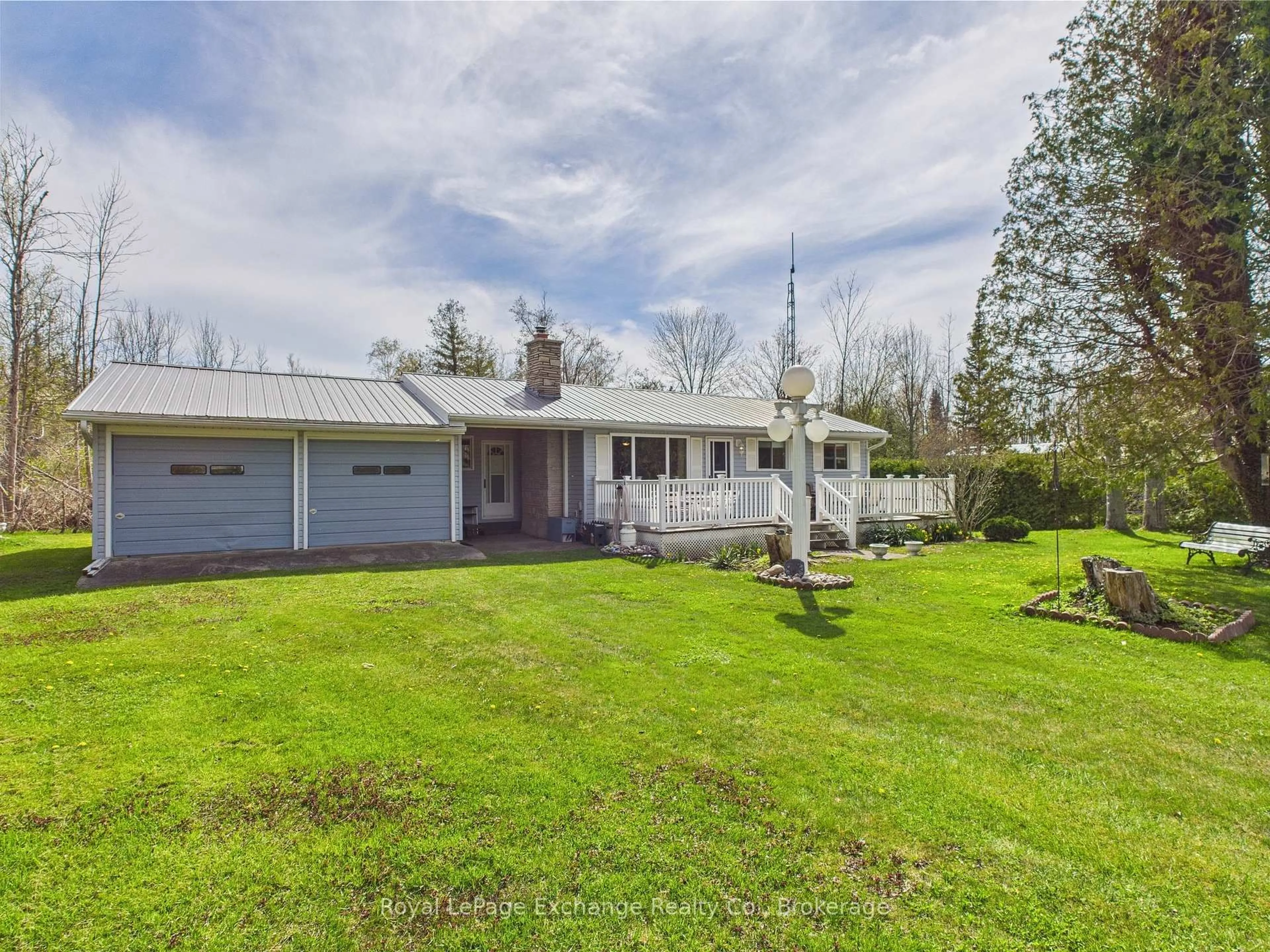 A pic from outside/outdoor area/front of a property/back of a property/a pic from drone, street for 17 Linden Lane, Kincardine Ontario N2Z 2X6