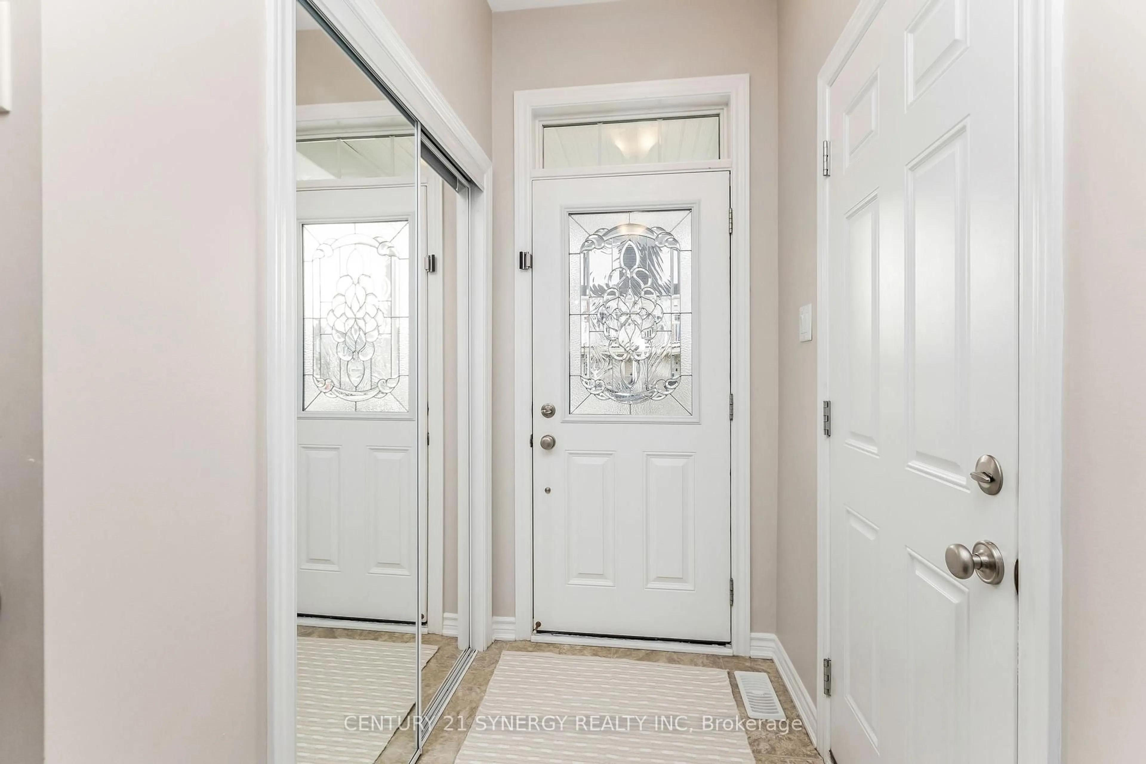 Indoor entryway for 126 Eclipse Cres, Ottawa Ontario K4A 0W1