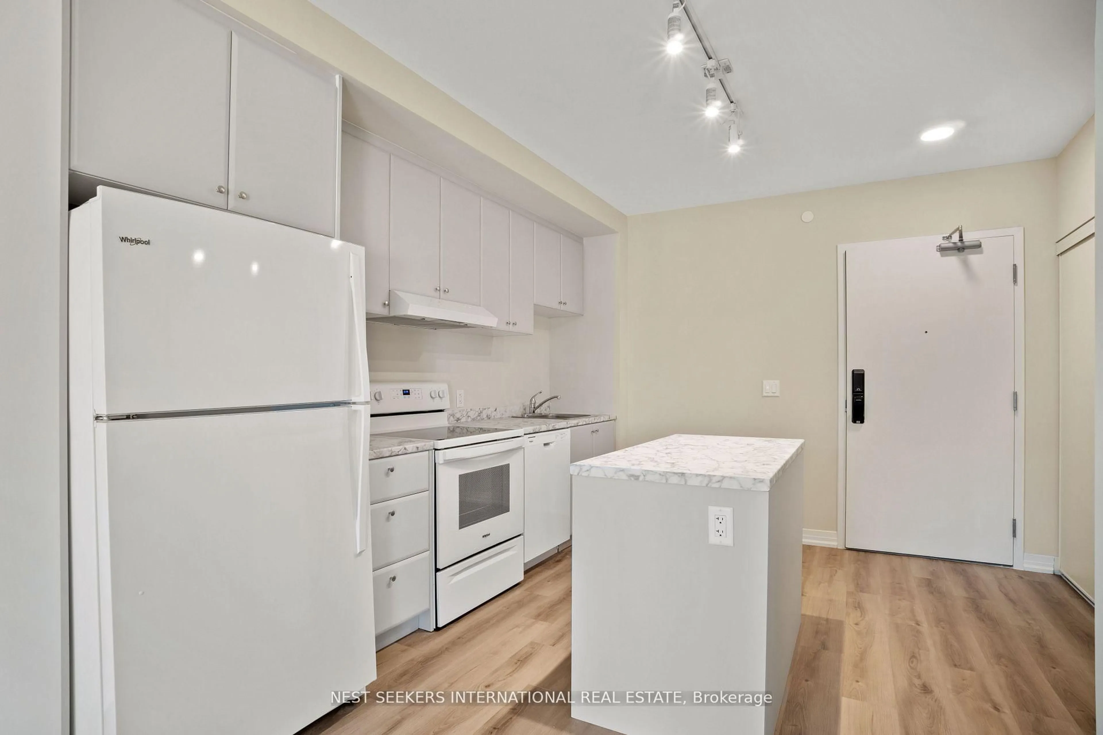Standard kitchen, unknown for 50 Herrick Ave #342, St. Catharines Ontario L2P 2T9