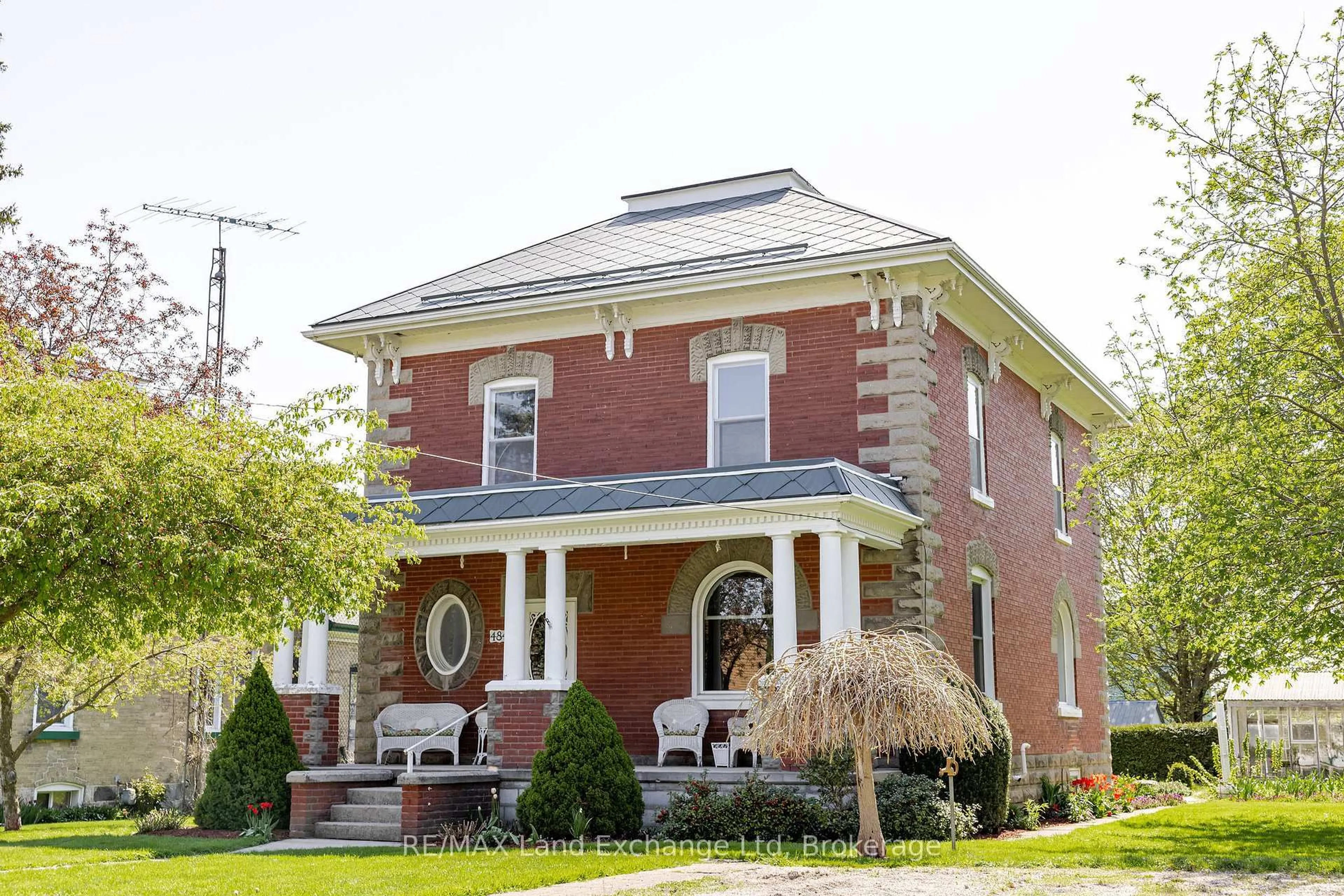 Home with brick exterior material, building for 484 Queen St, North Huron Ontario N0M 1H0