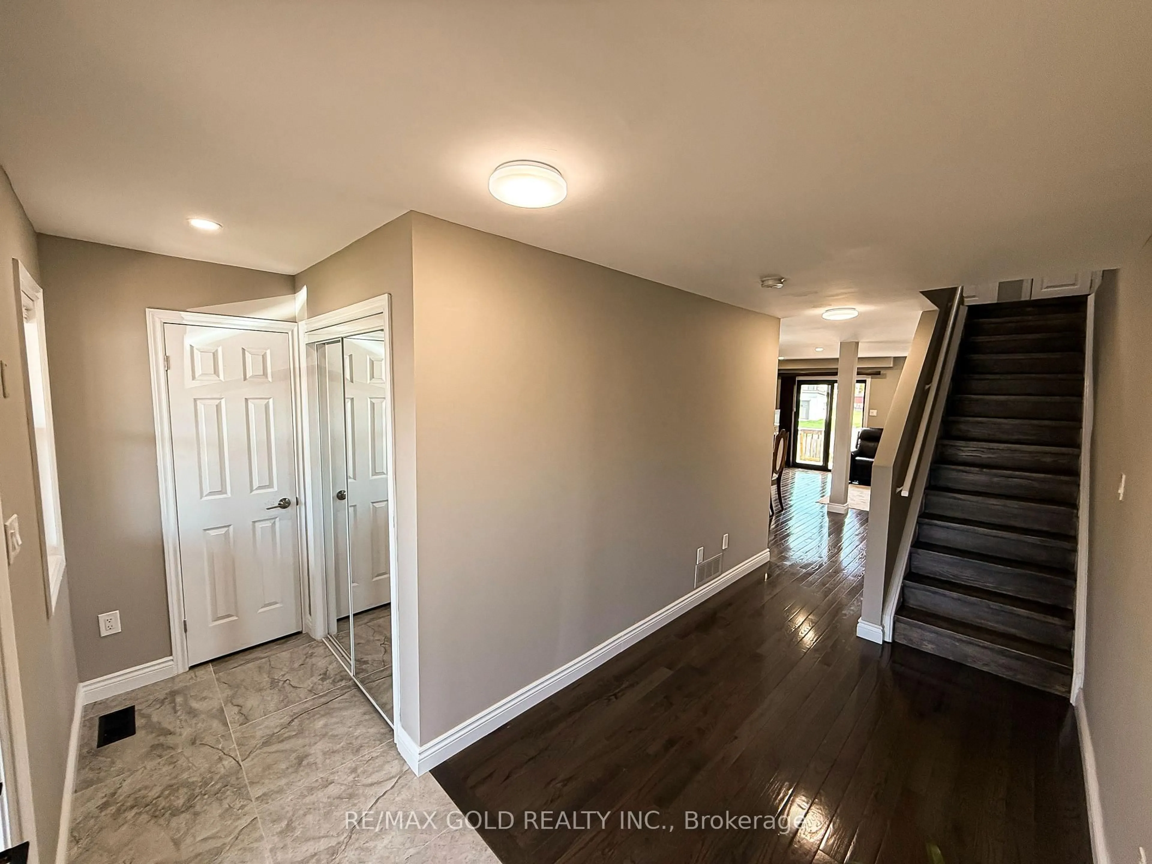 Indoor entryway for 219 Stevenson St, Guelph Ontario N1E 5A9