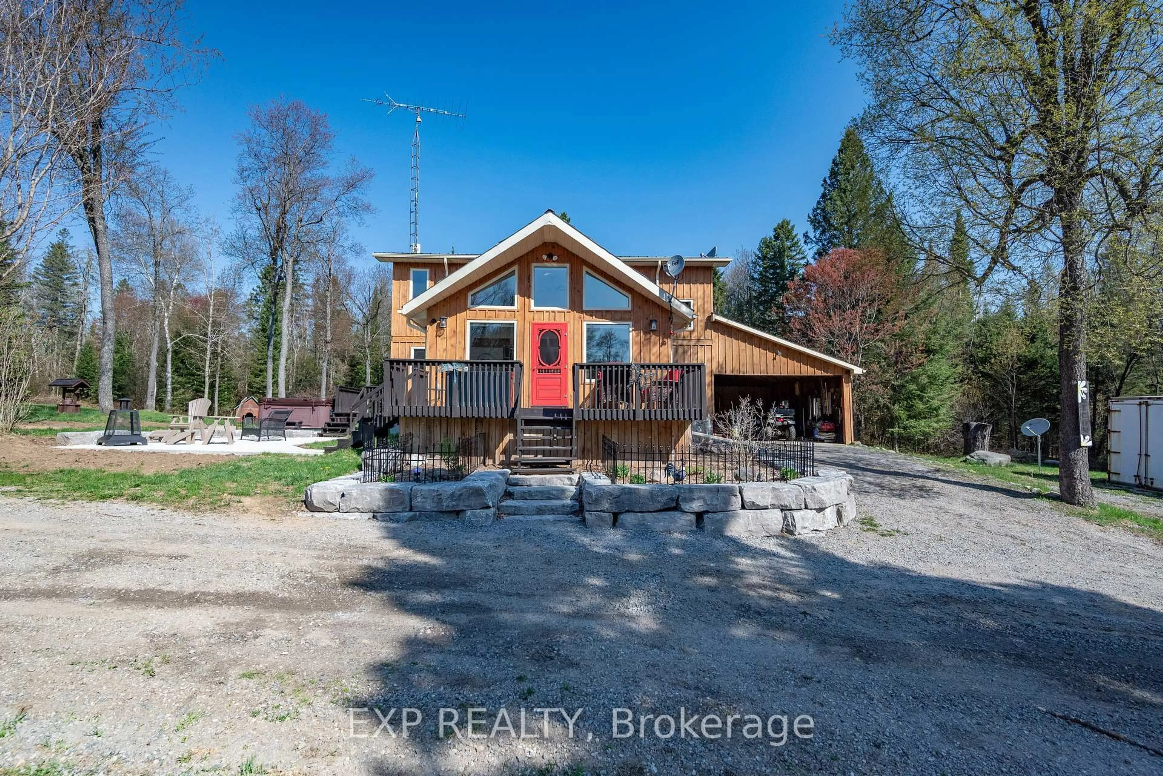 A pic from outside/outdoor area/front of a property/back of a property/a pic from drone, building for 5490 Loop Rd, Highlands East Ontario K0L 2A0