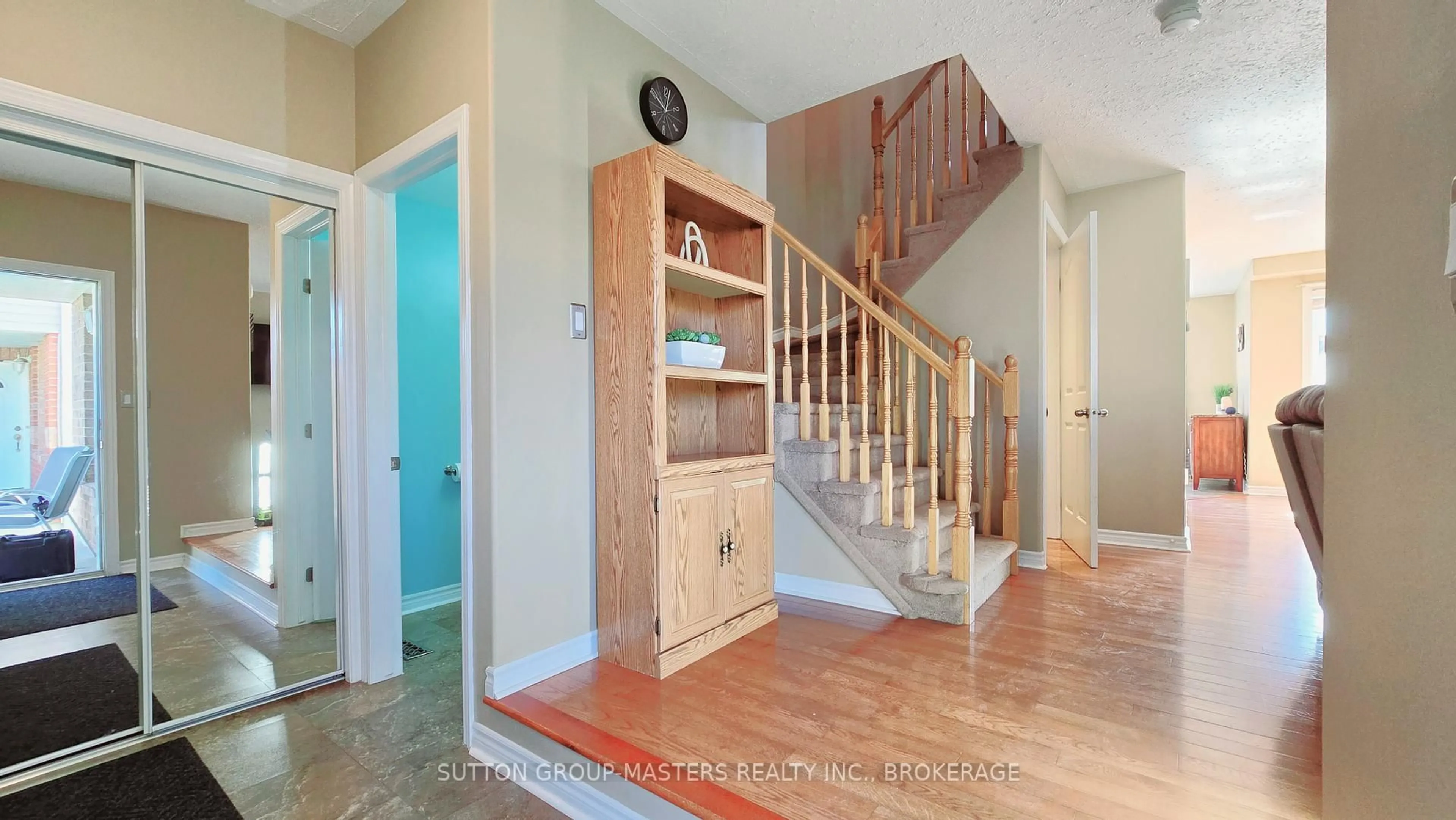 Indoor entryway for 1896 Berrywood Cres, Kingston Ontario K7P 3G4