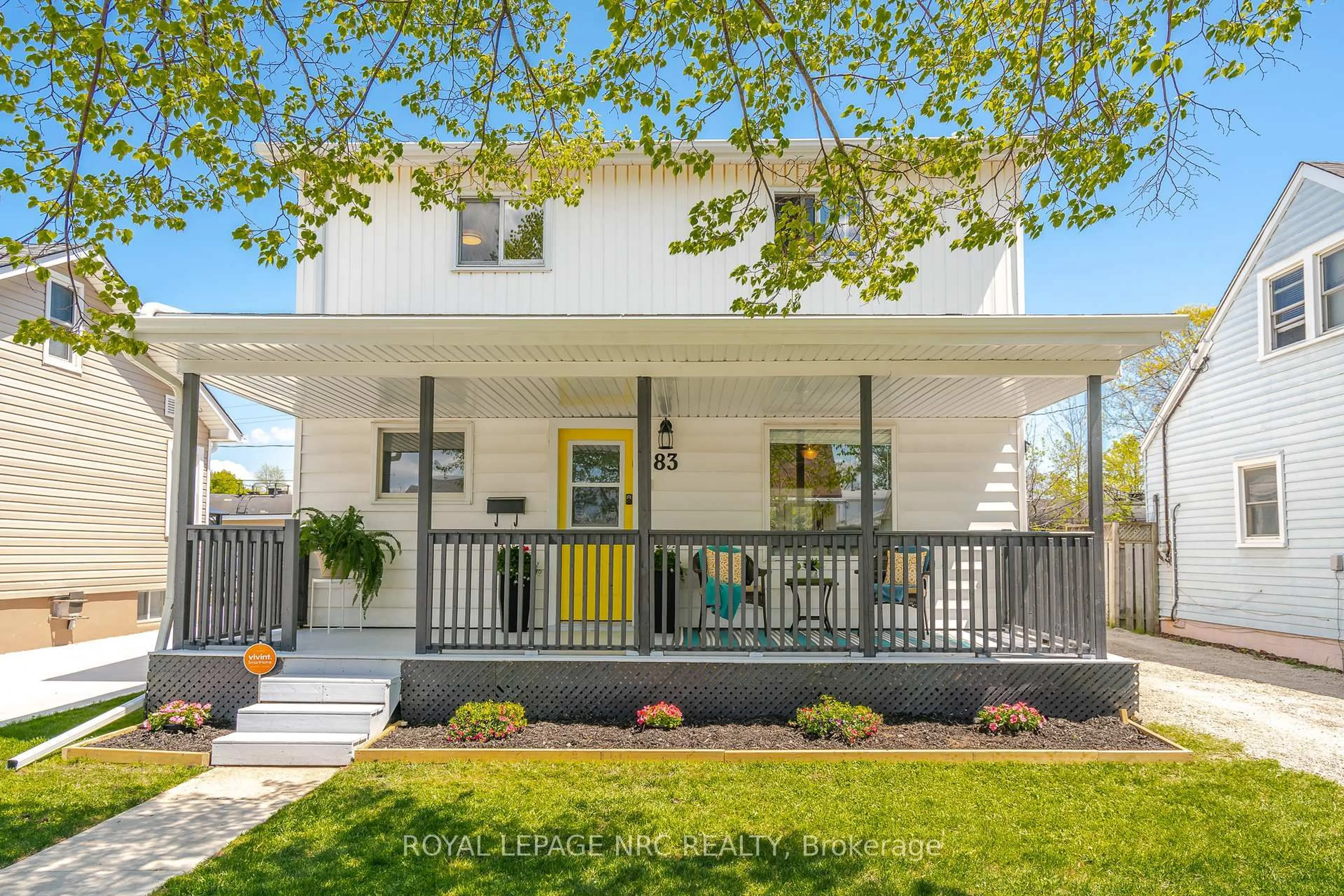 Home with vinyl exterior material, street for 83 Nelles Rd, Welland Ontario L3B 2P1