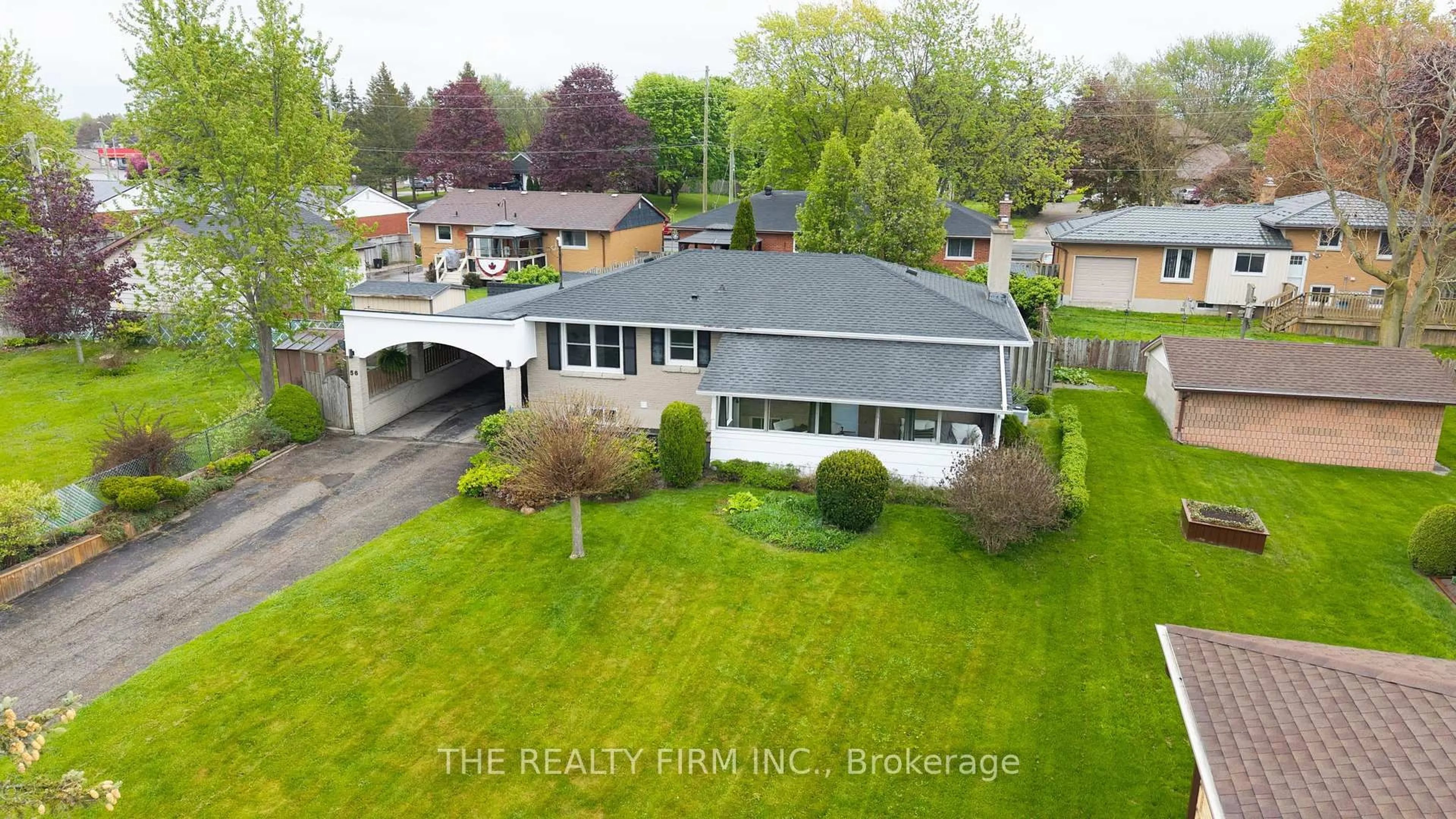 A pic from outside/outdoor area/front of a property/back of a property/a pic from drone, street for 56 Sparta St, St. Thomas Ontario N5R 5G9