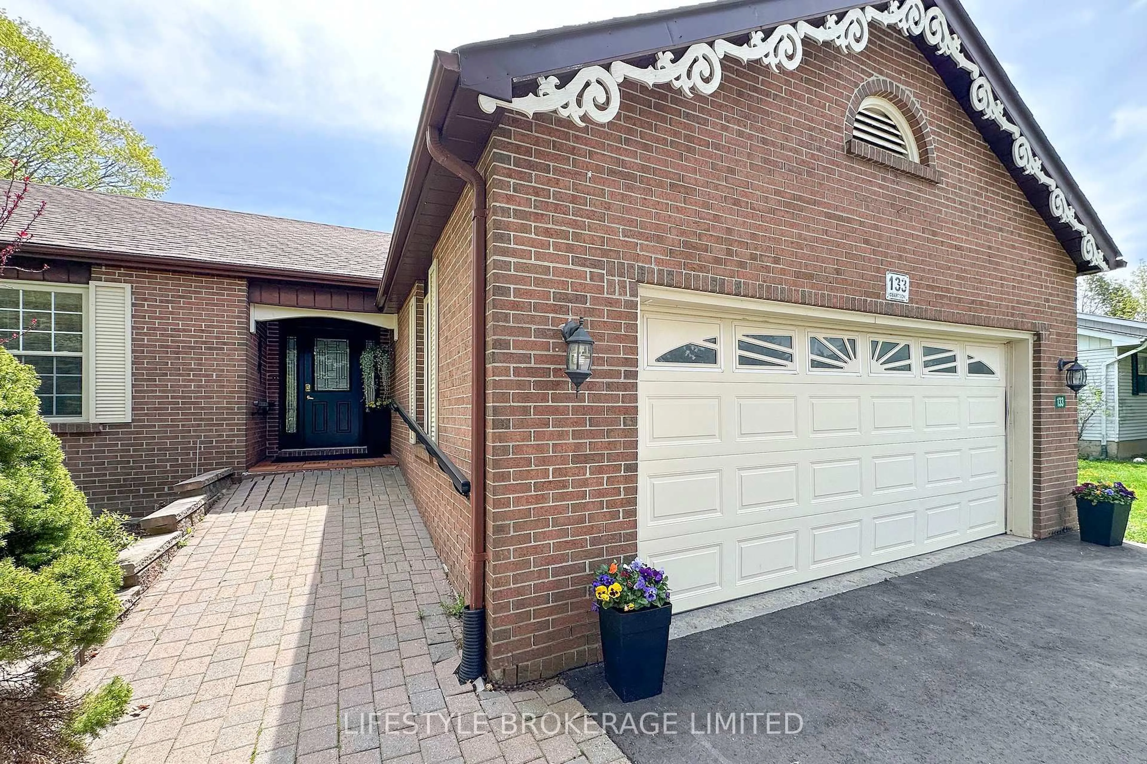 Home with brick exterior material, street for 133 Robmar Cres, Kawartha Lakes Ontario K0M 2J0