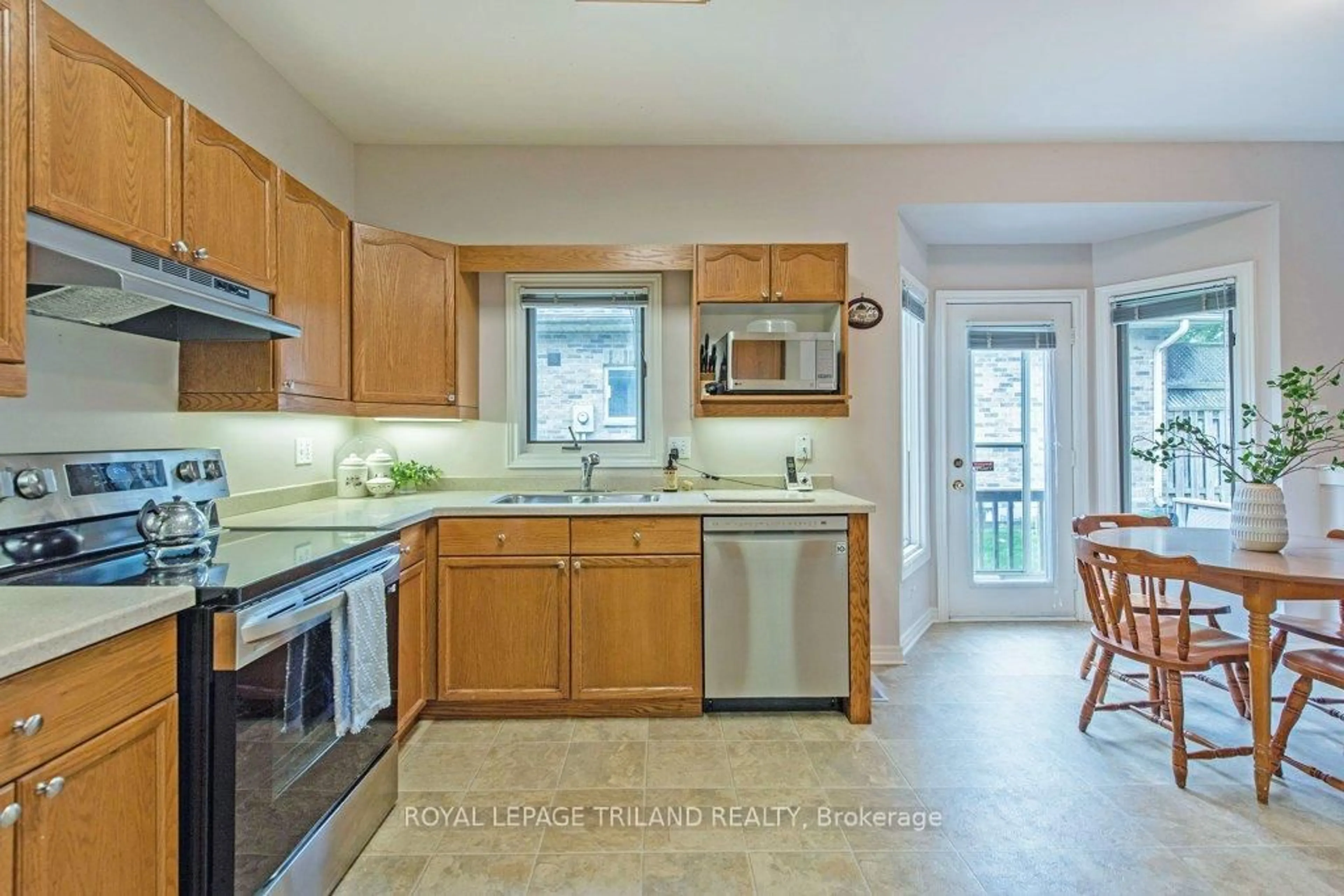 Standard kitchen, ceramic/tile floor for 1241 Hamilton Rd #40, London East Ontario N5W 6B3