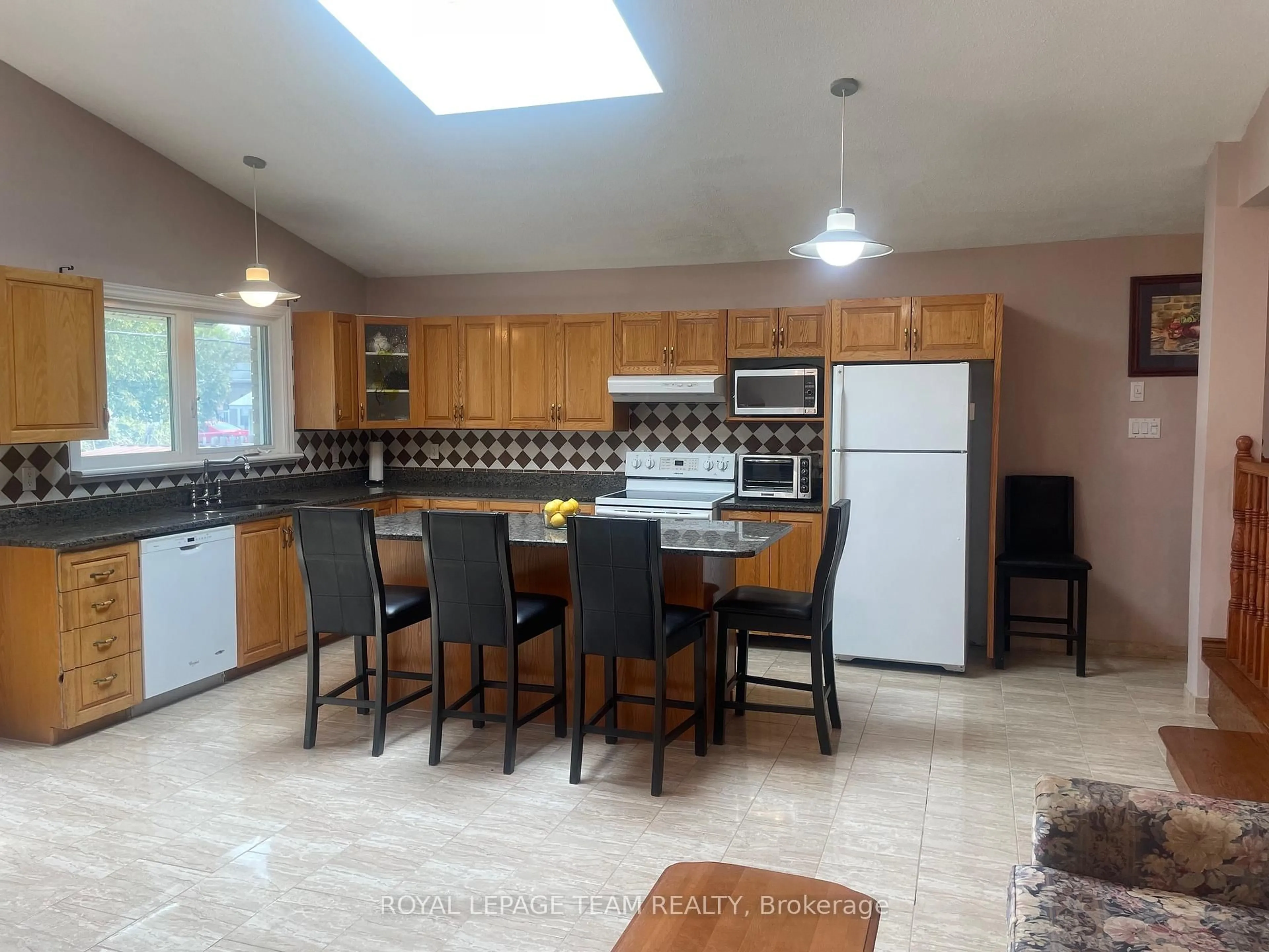 Open concept kitchen, ceramic/tile floor for 53 Viewmount Dr, Ottawa Ontario K2G 3C4