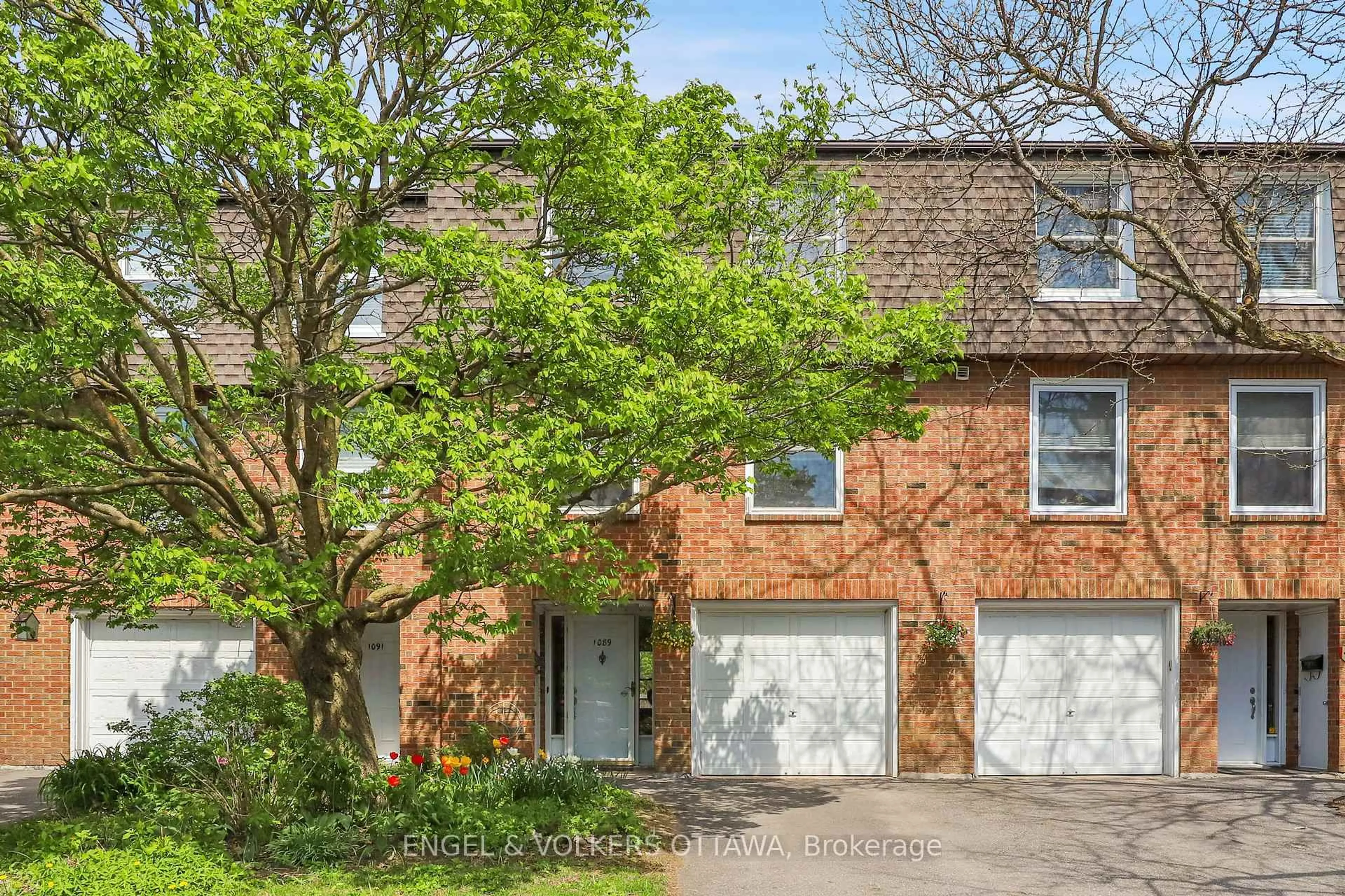 Home with brick exterior material, street for 1089 Borden Side Rd, Ottawa Ontario K2C 3P3