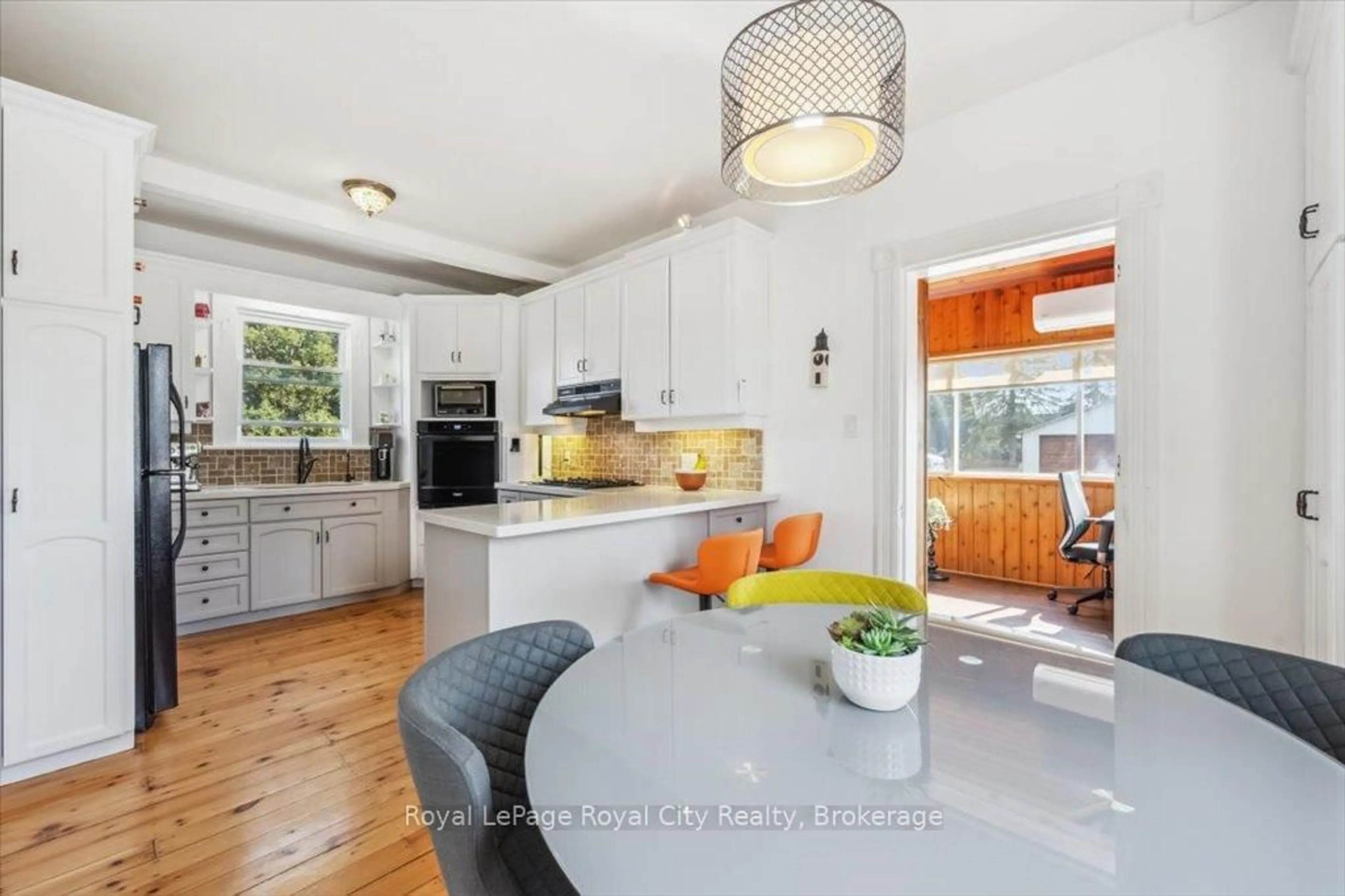 Open concept kitchen, unknown for 572 Woolwich St, Guelph Ontario N1H 3Y2