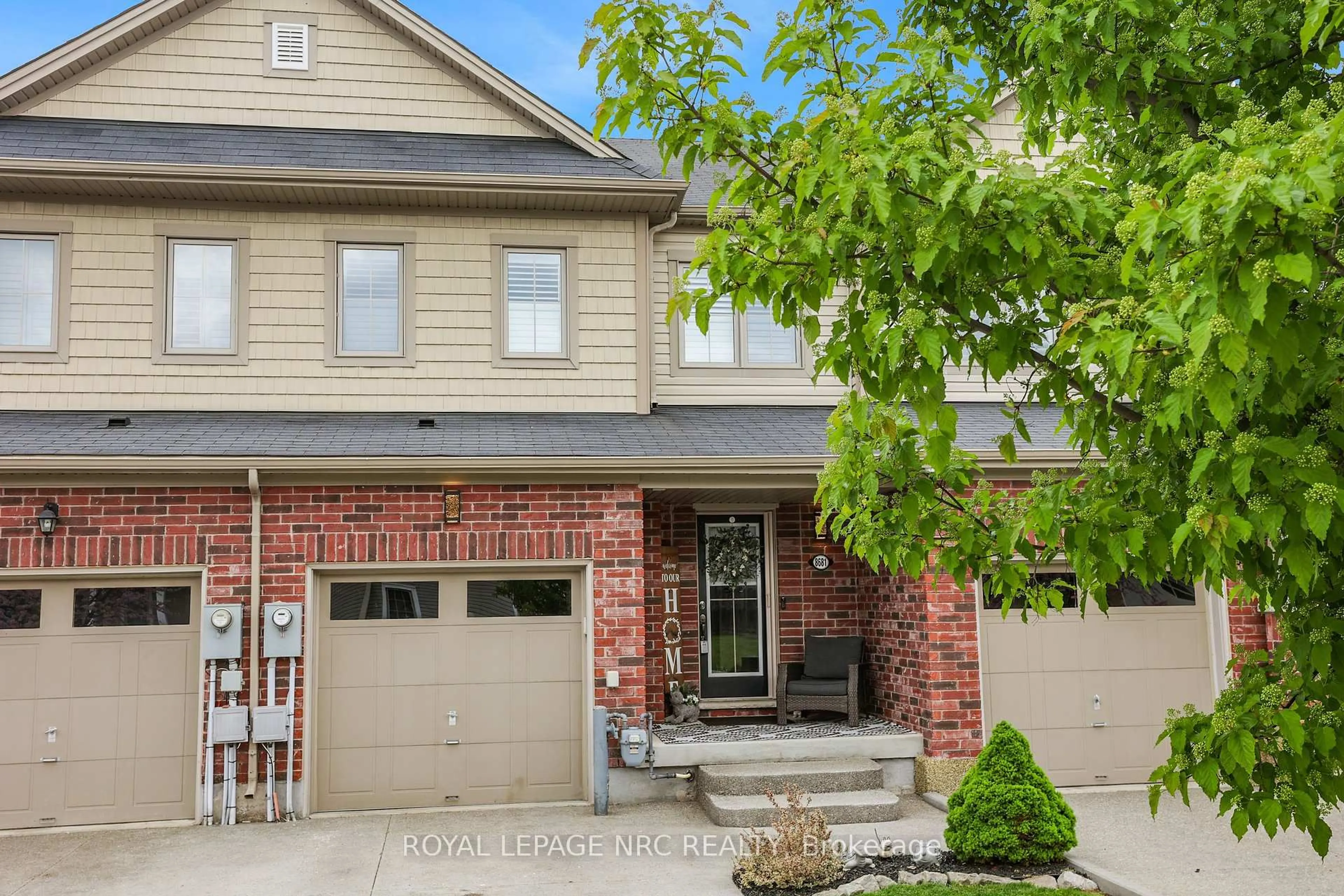 Home with brick exterior material, street for 8681 Dogwood Cres, Niagara Falls Ontario L2H 0K9