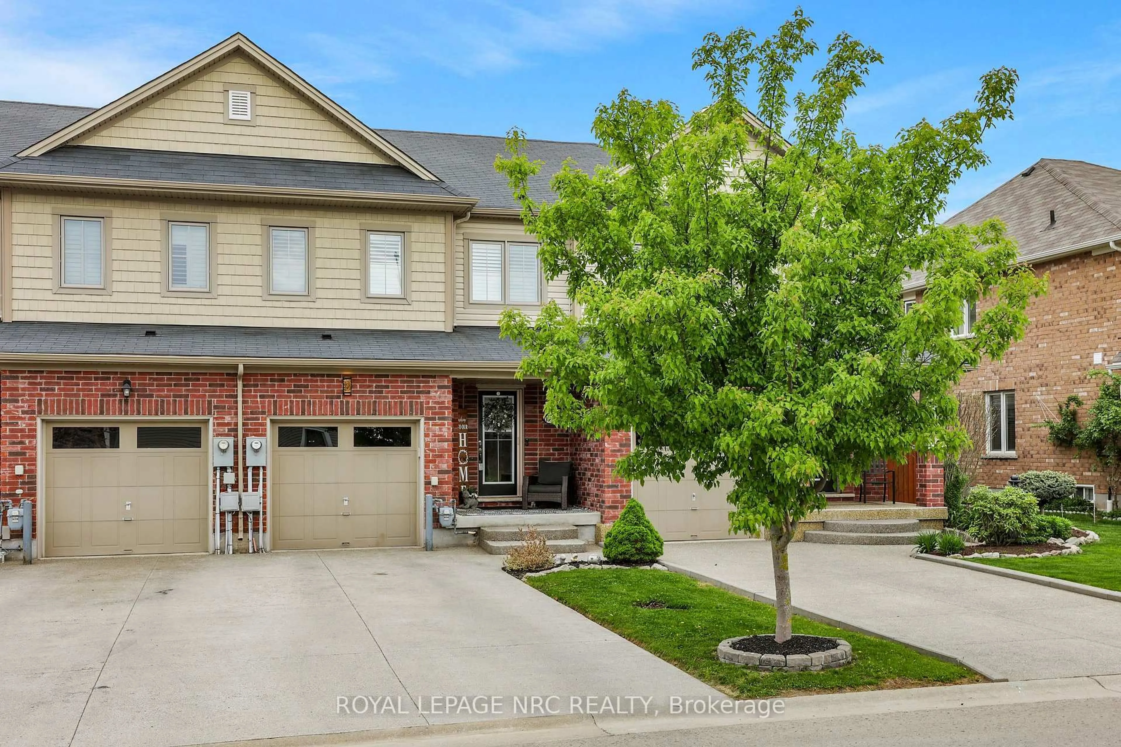 Home with brick exterior material, street for 8681 Dogwood Cres, Niagara Falls Ontario L2H 0K9