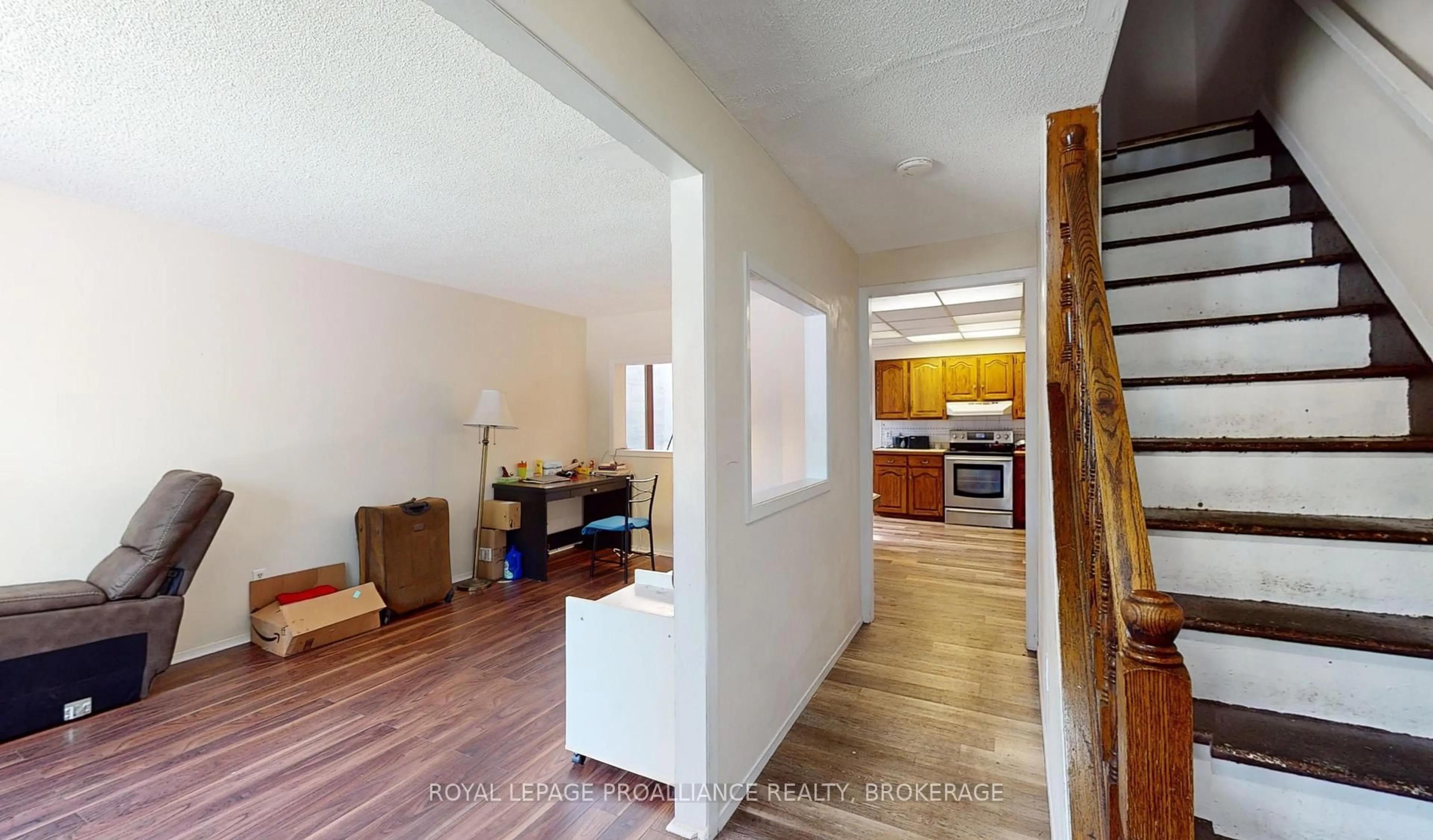 Unknown for 271-273 Rideau St, Kingston Ontario K7K 3A7