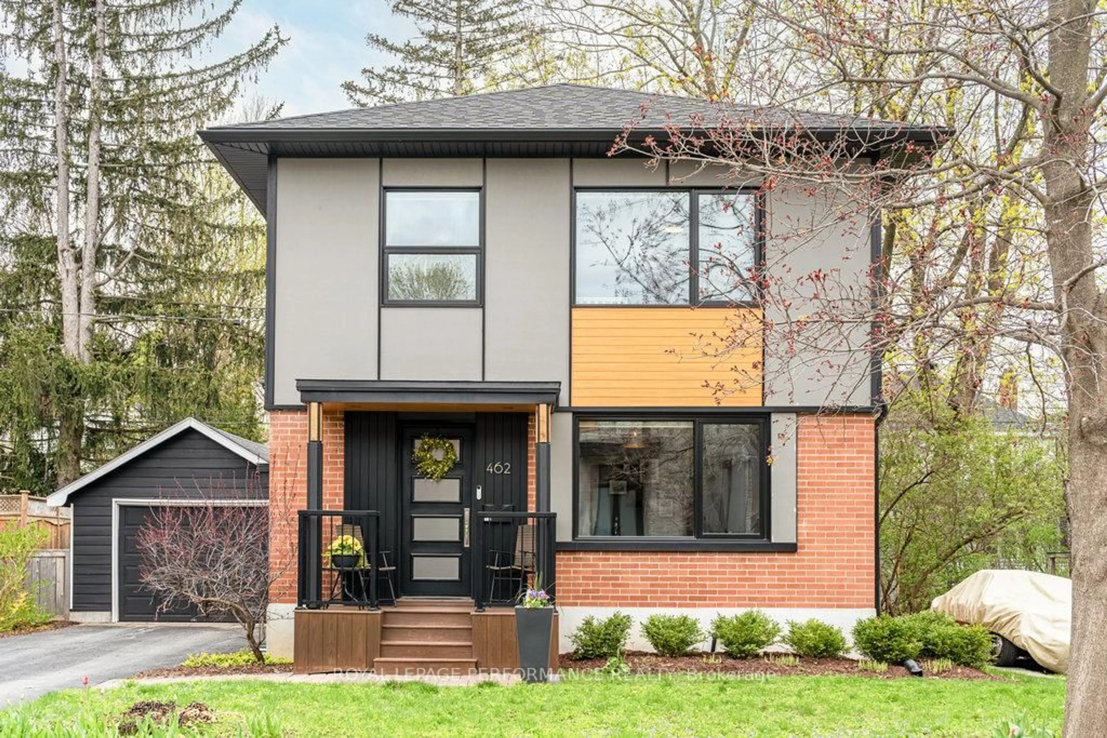 Home with brick exterior material, street for 462 Dawson Ave, Ottawa Ontario K1Z 5V7