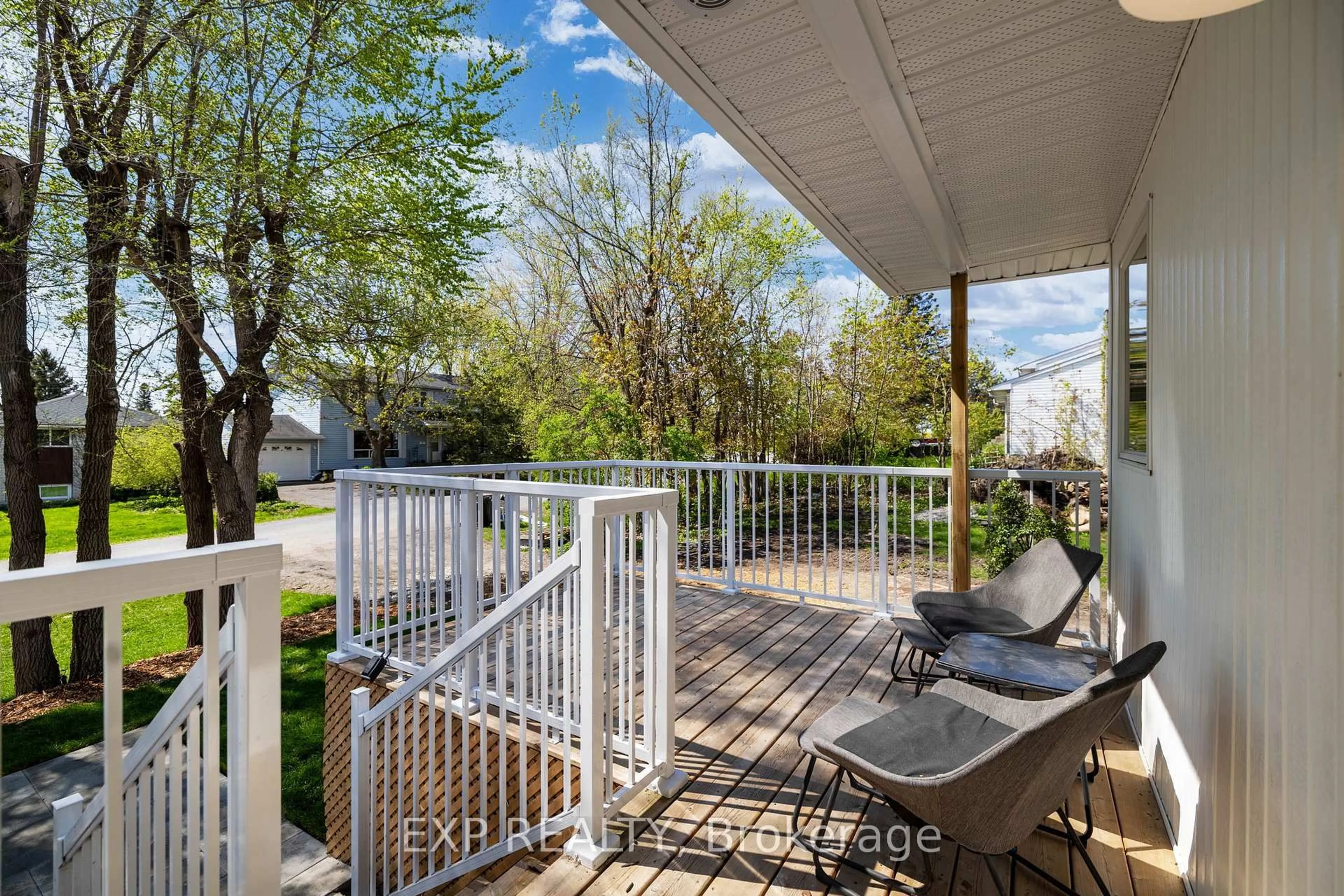 Patio, street for 23 Harris Pl, Ottawa Ontario K2G 2P3