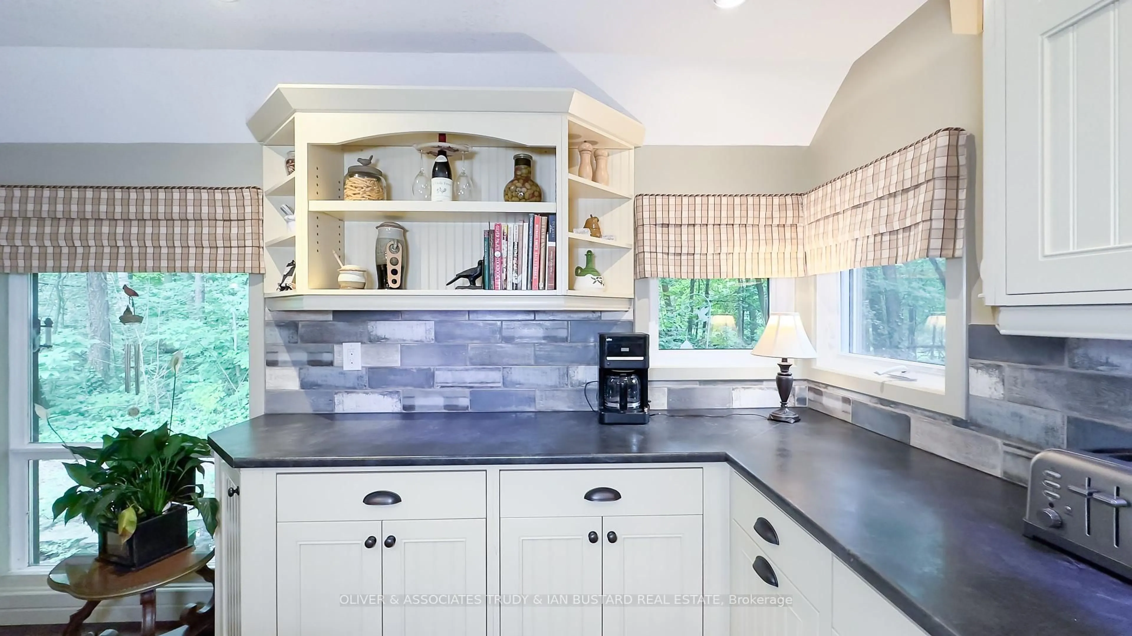 Contemporary kitchen, ceramic/tile floor for 255 ONTARIO St, Lambton Shores Ontario N0M 2T0