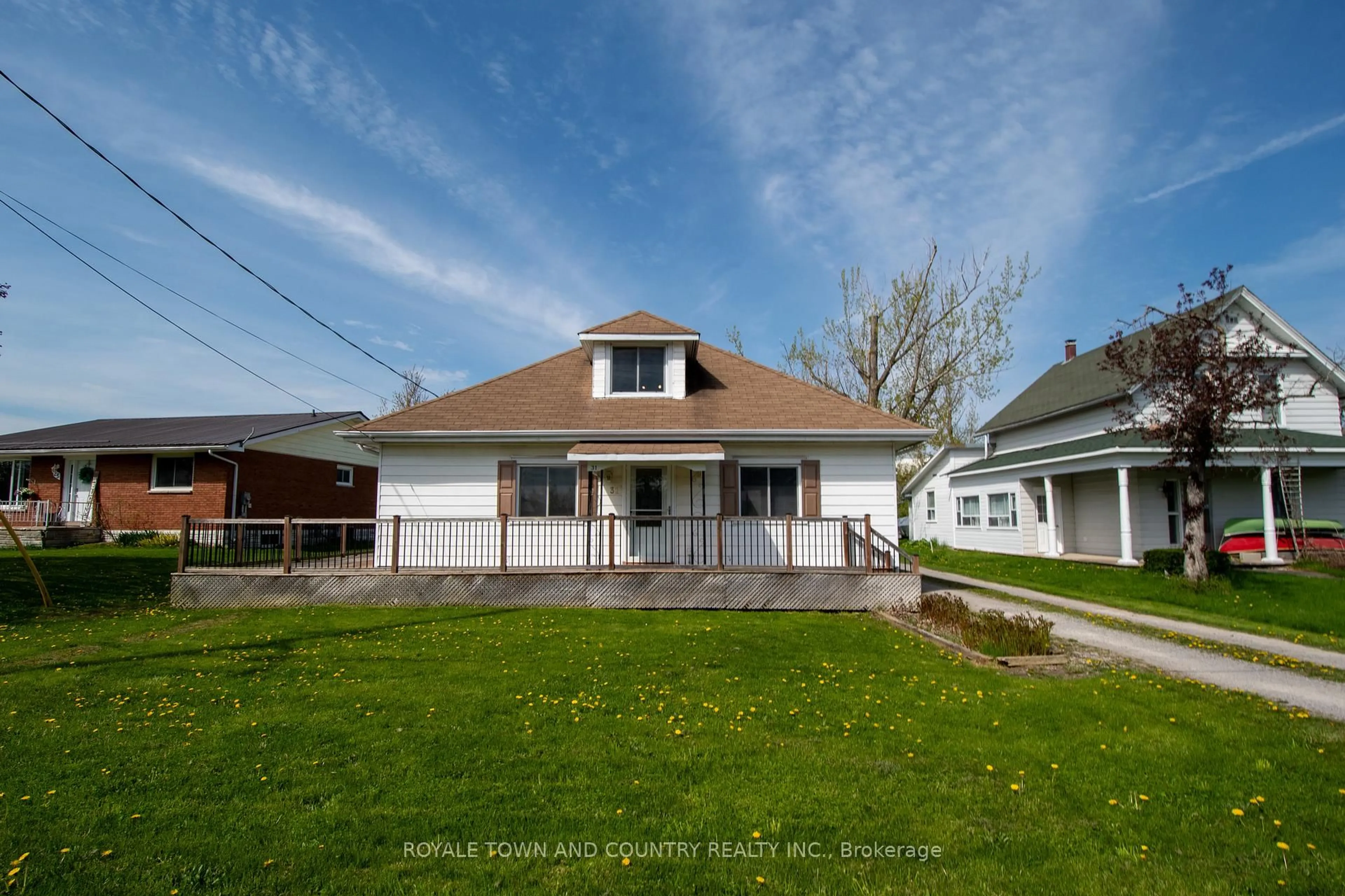 A pic from outside/outdoor area/front of a property/back of a property/a pic from drone, street for 31 King St, Kawartha Lakes Ontario K0M 1N0