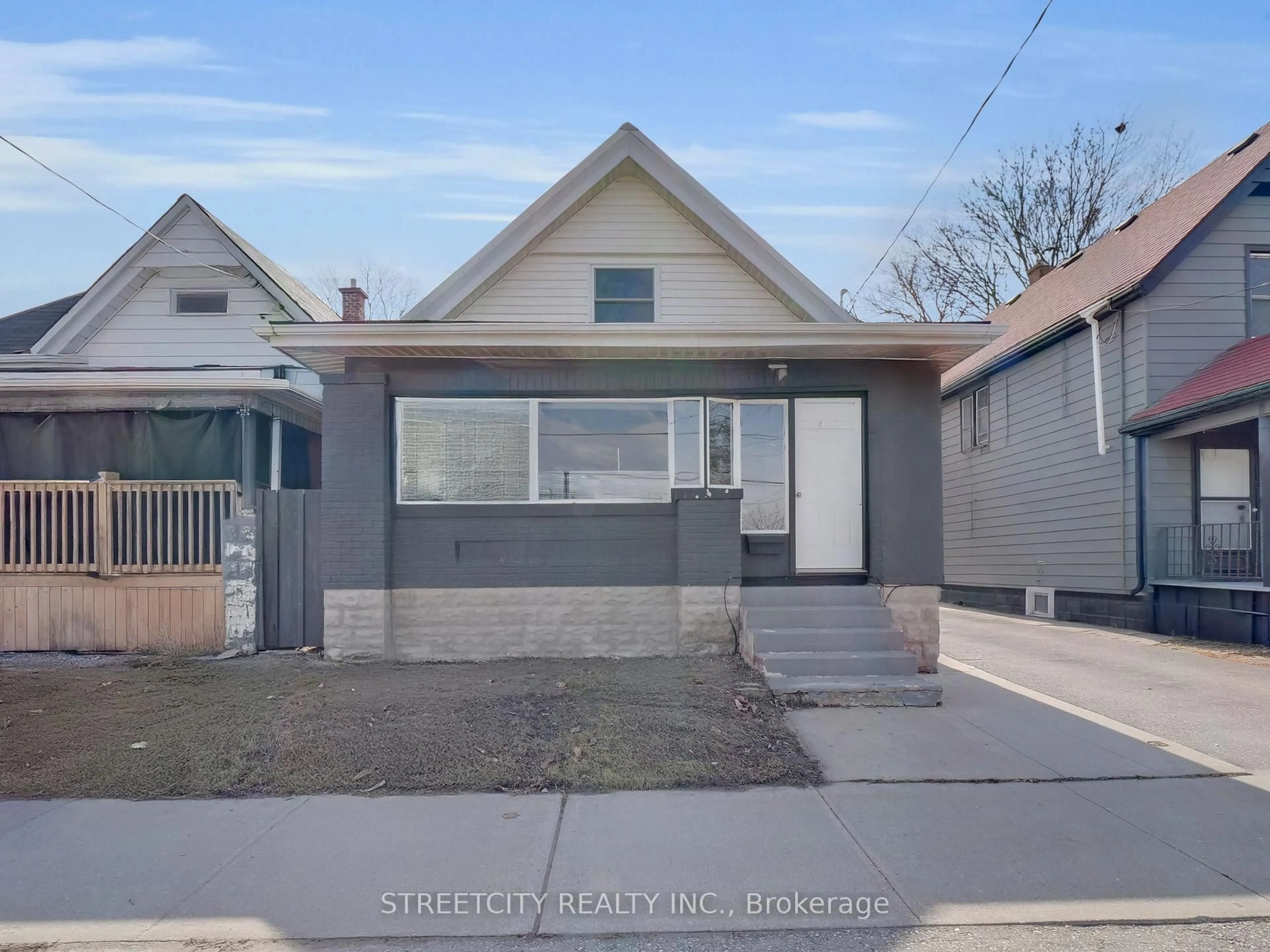 Home with vinyl exterior material, street for 1081 Florence St, London East Ontario N5W 2M7