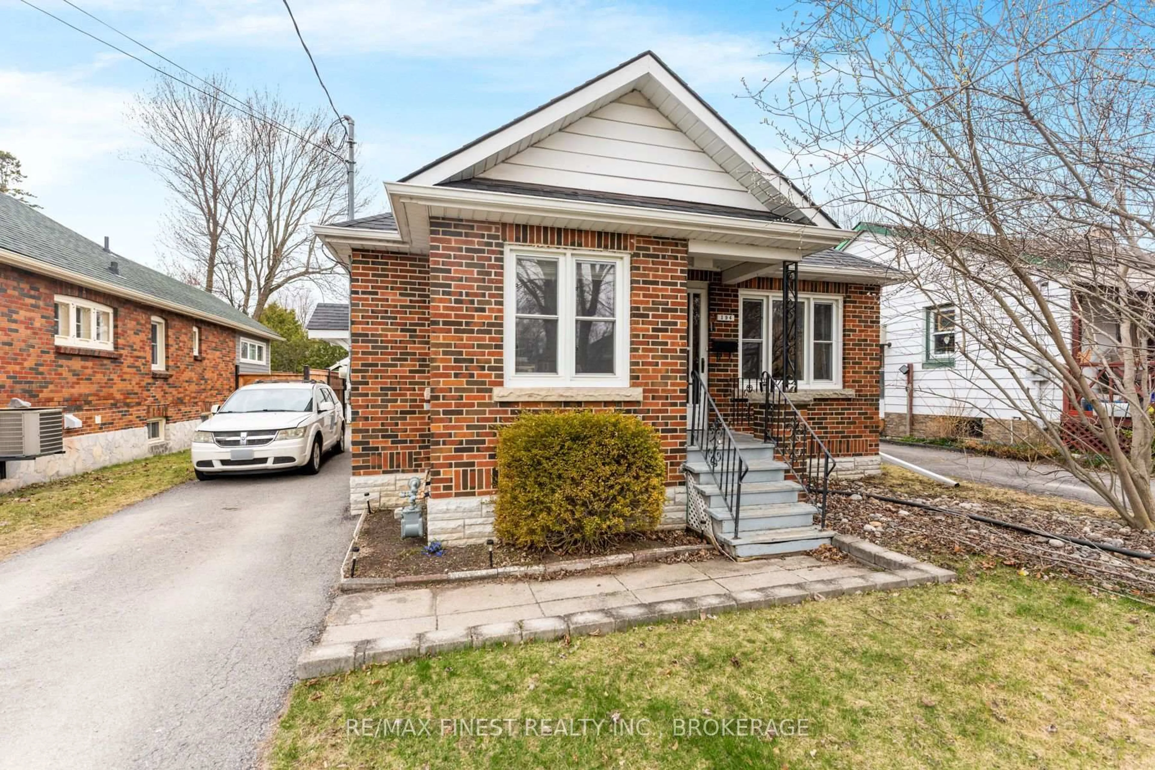 Home with brick exterior material, street for 194 Helen St, Kingston Ontario K7L 4P4