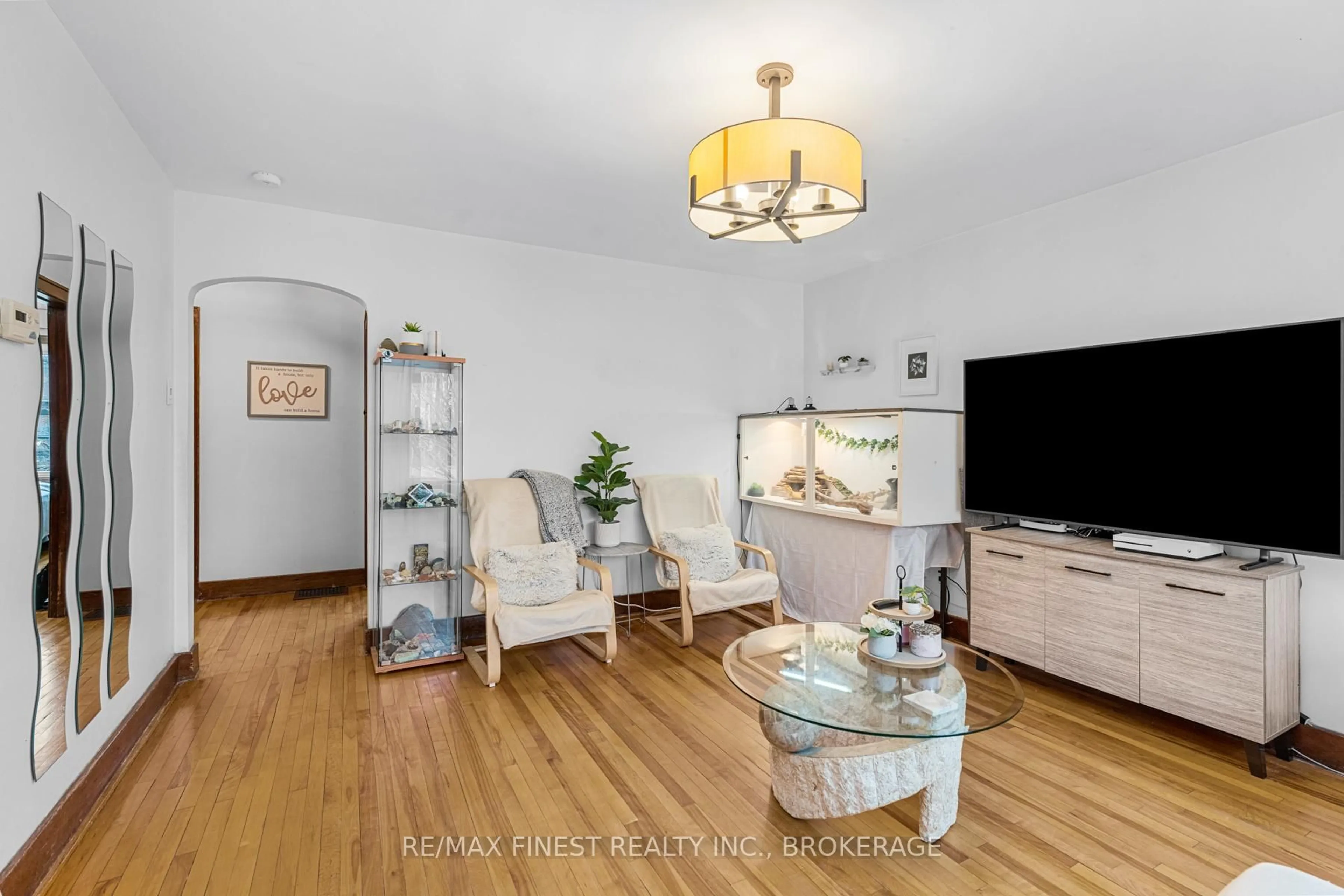 Living room with furniture, unknown for 194 Helen St, Kingston Ontario K7L 4P4